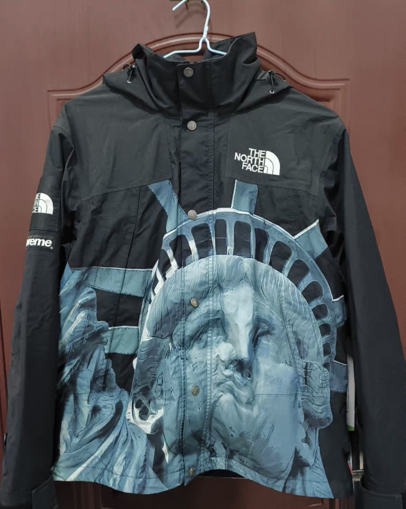 SUPREME LLIC MOUNTAINJACKET 美品 Buy Supreme x The North Face Statue of Liberty Mountain