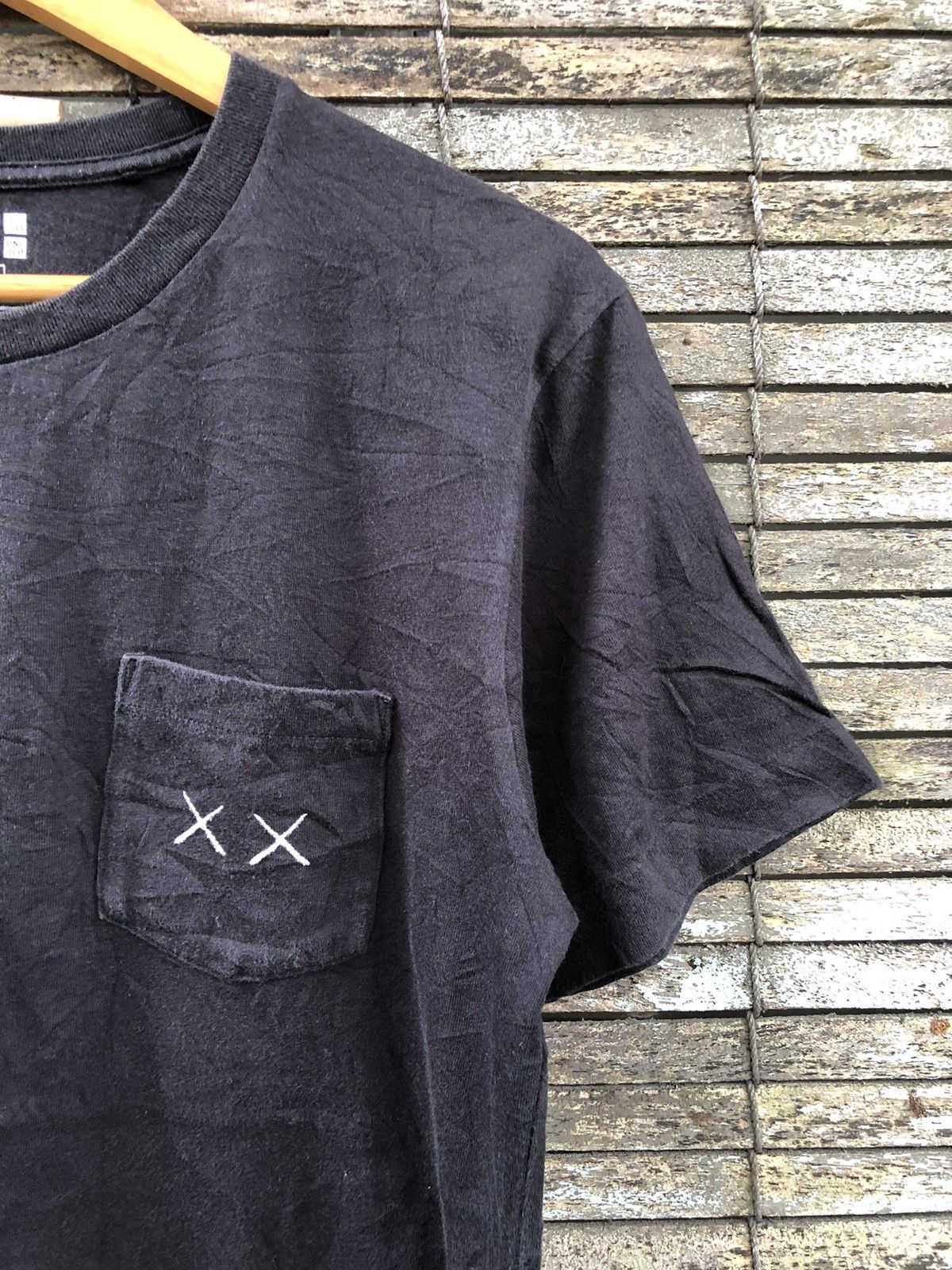 Japanese Brand × Vintage Vintage UT x Kaws Sesama Street Japanese Brands Tshirt Size US M / EU 48-50 / 2 - 6 Thumbnail