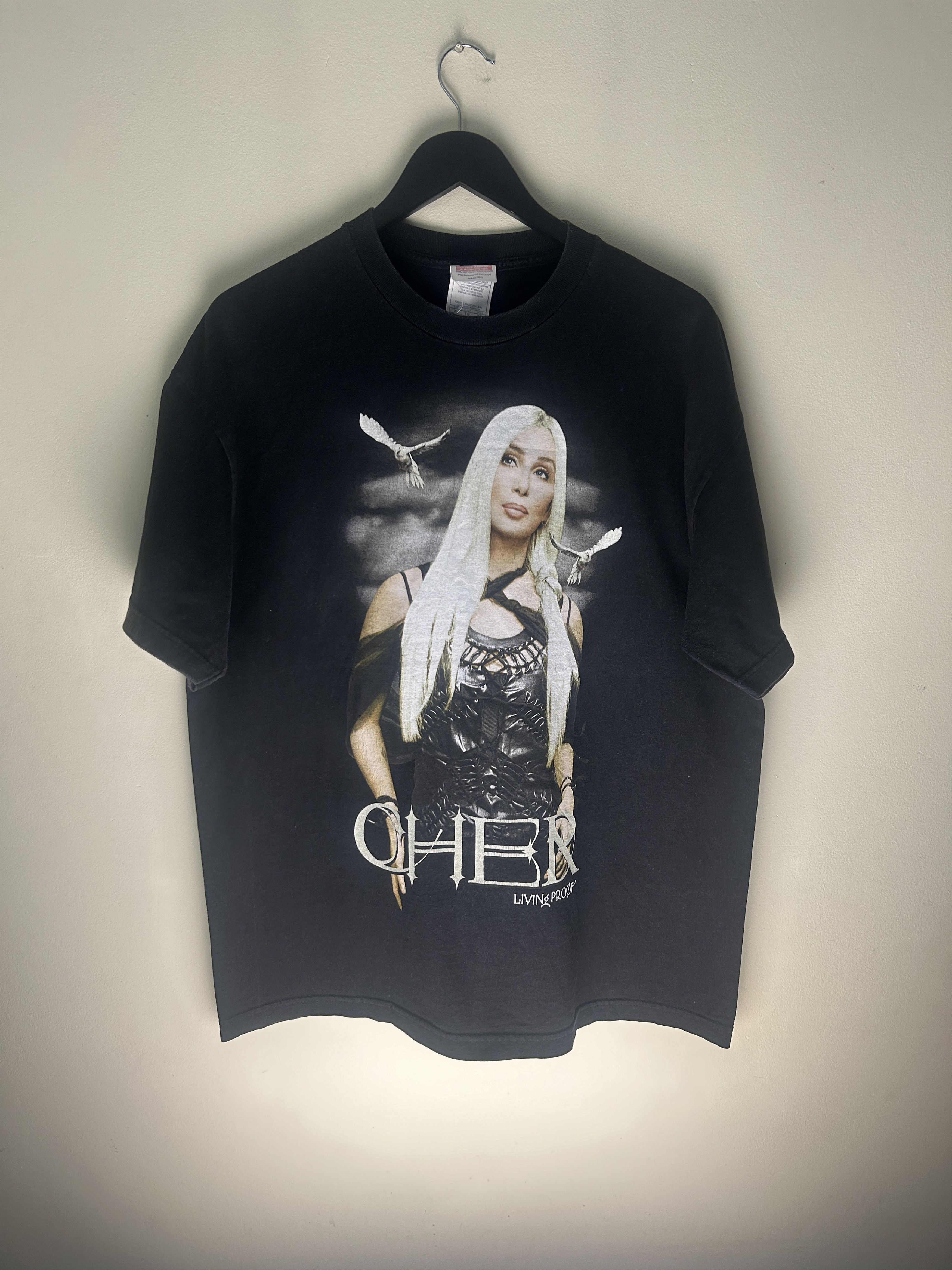 Band Tees Vintage Cher Living Proof 2002 Tour Band T-shirt Size US XL / EU 56 / 4 - 1 Thumbnail
