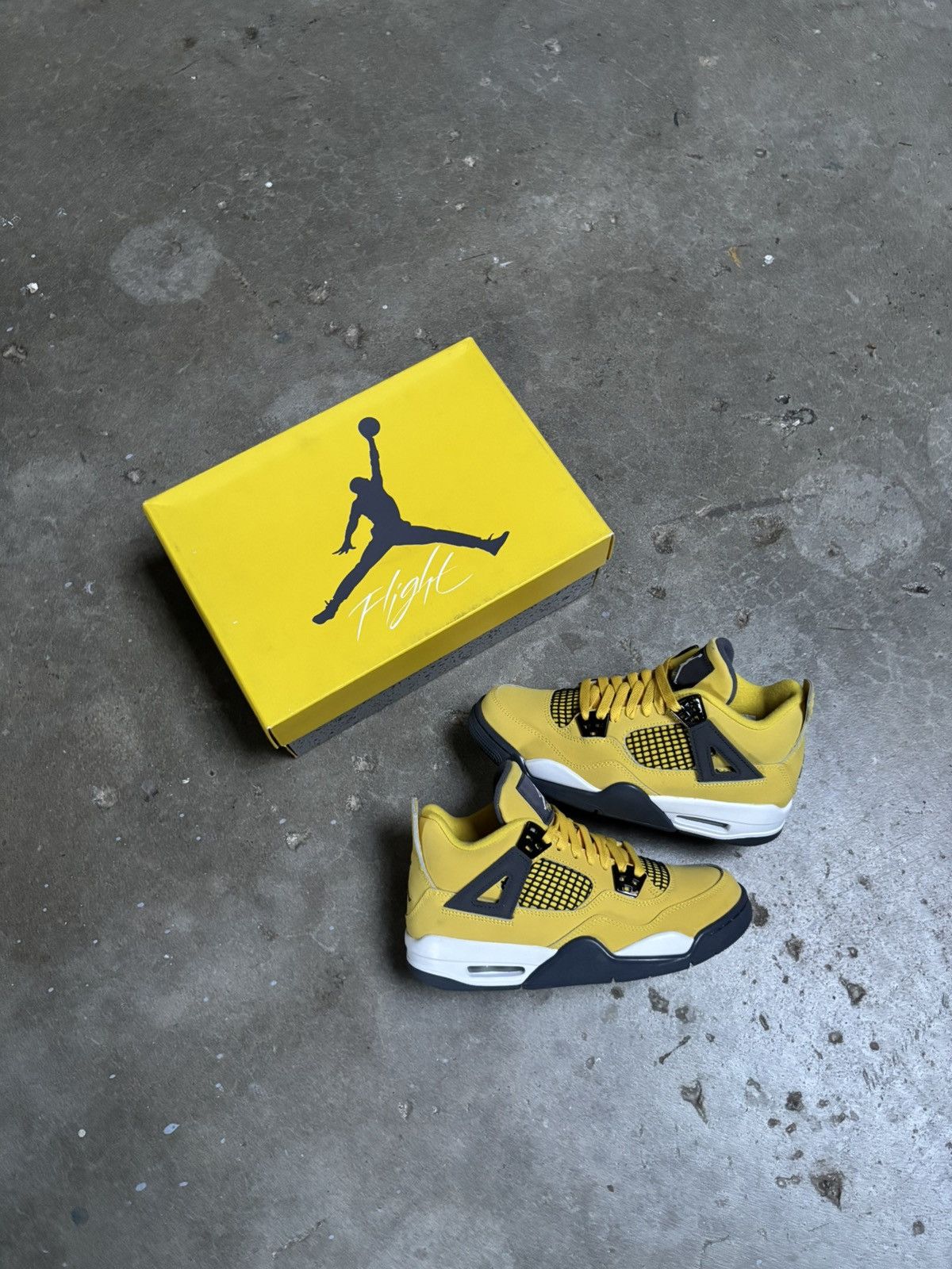 Jordan Brand Air Jordan 4 lightning 5Y Size US 5 / EU 37 - 1 Thumbnail