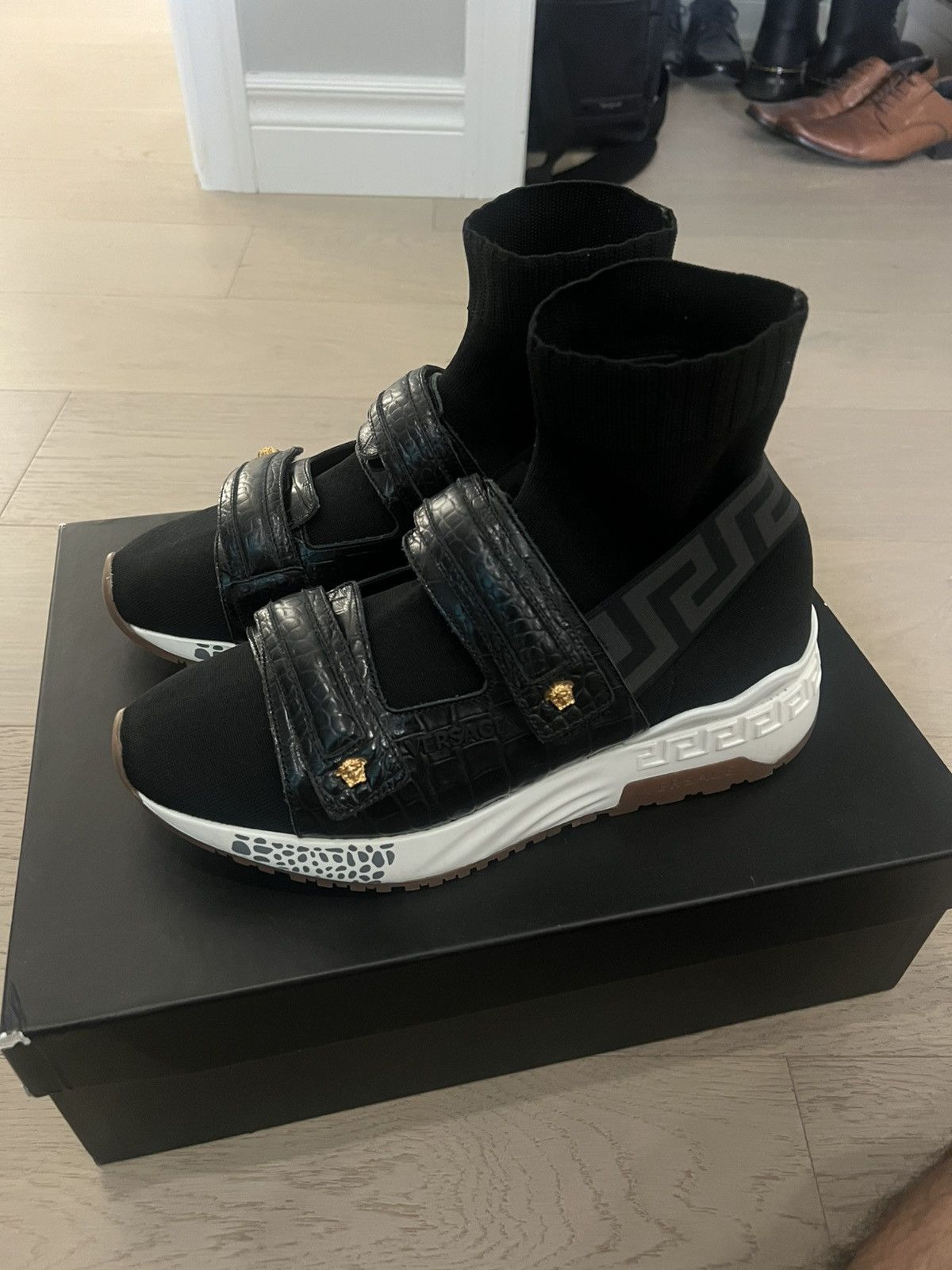 Versace VERSACE SNEAKER CALZA+VITELLO ST.COCCO NERO-ORO TRIBUTE Size US 8 / EU 41 - 2 Thumbnail