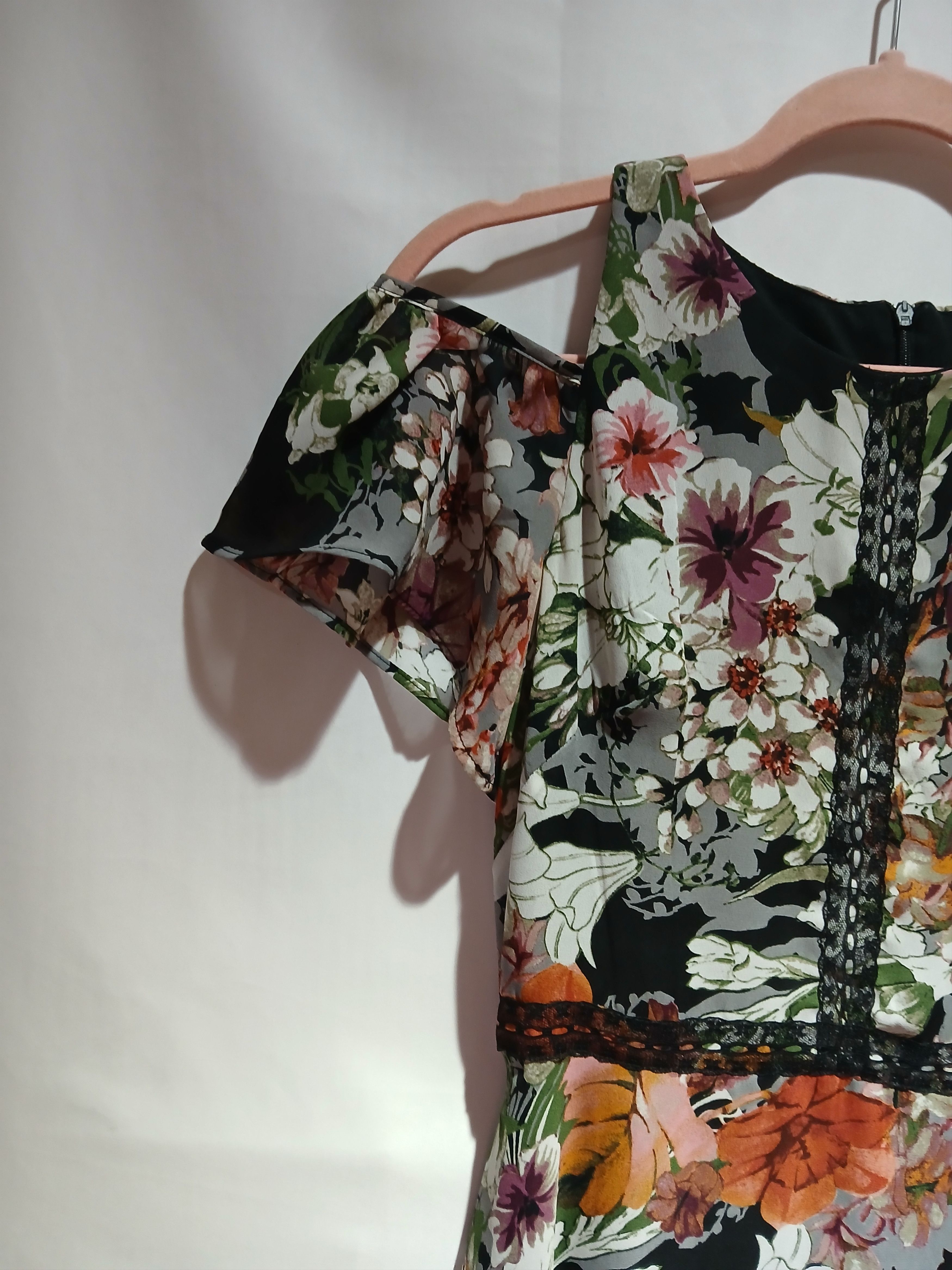 Other Gaby skye off shoulder floral dress size 8 Size M / US 6-8 / IT 42-44 - 2 Thumbnail