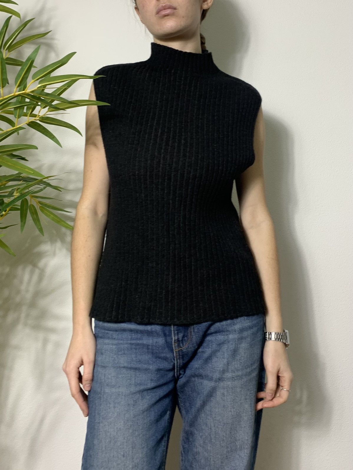 Annette Gortz VINTAGE ANNETTE GORTZ KNITTED VEST Size M / US 6-8 / IT 42-44 - 2 Thumbnail