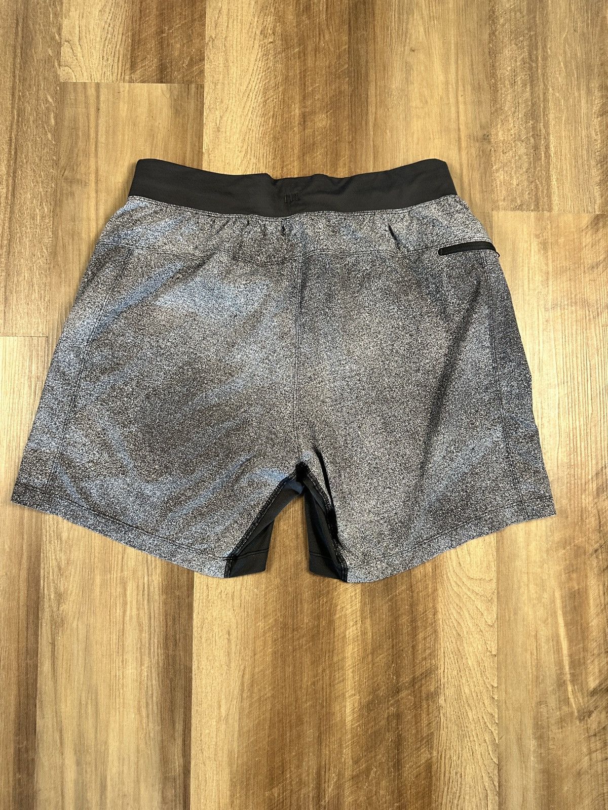 Lululemon Men’s Lululemon T.H.E. Shorts Large Gray Black 7” inseam Size US 33 - 5 Thumbnail