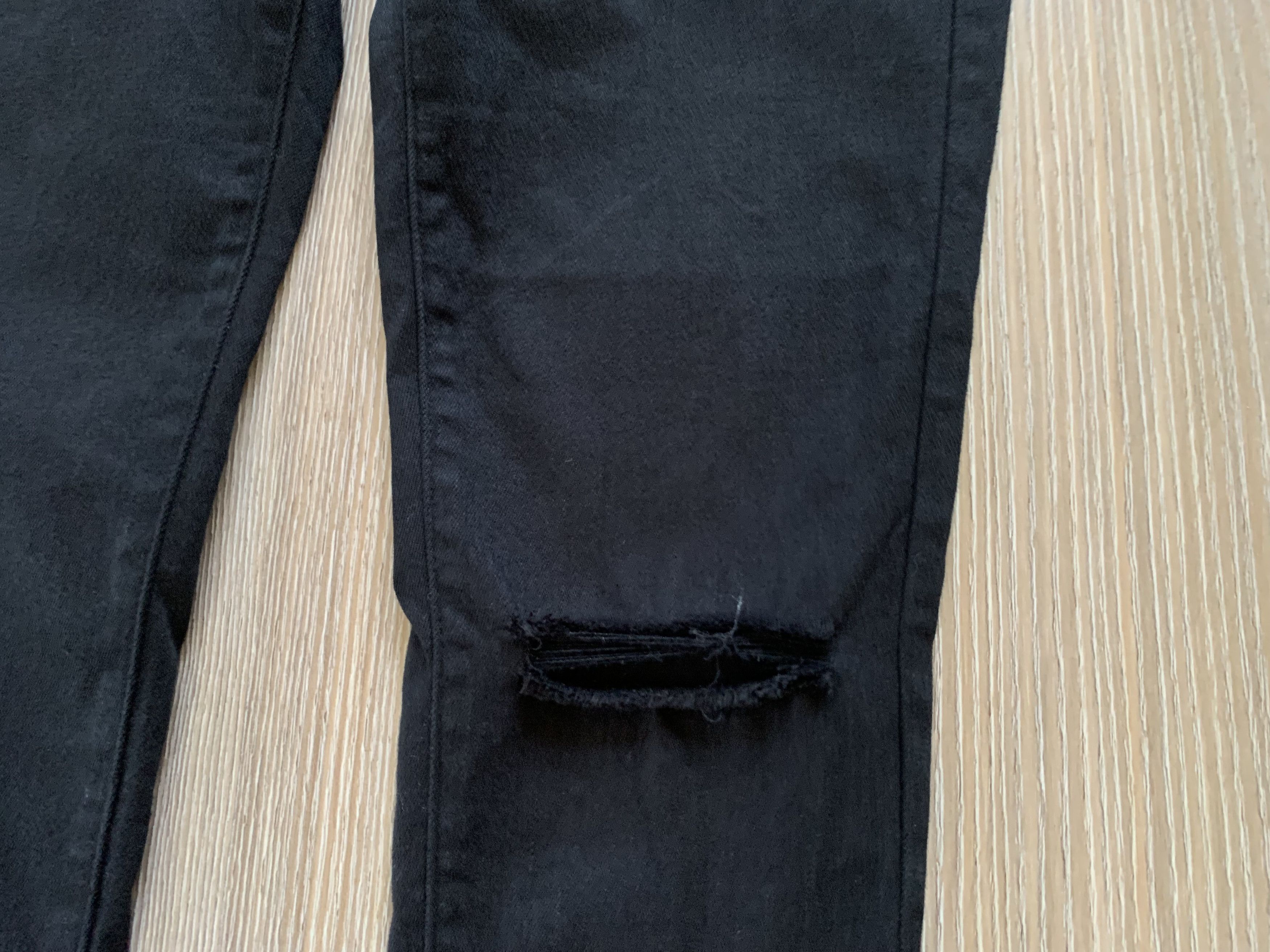 Uniqlo Uniqlo Distressed Black Denim Skinny Jeans Size 26" / US 2 / IT 38 - 6 Thumbnail