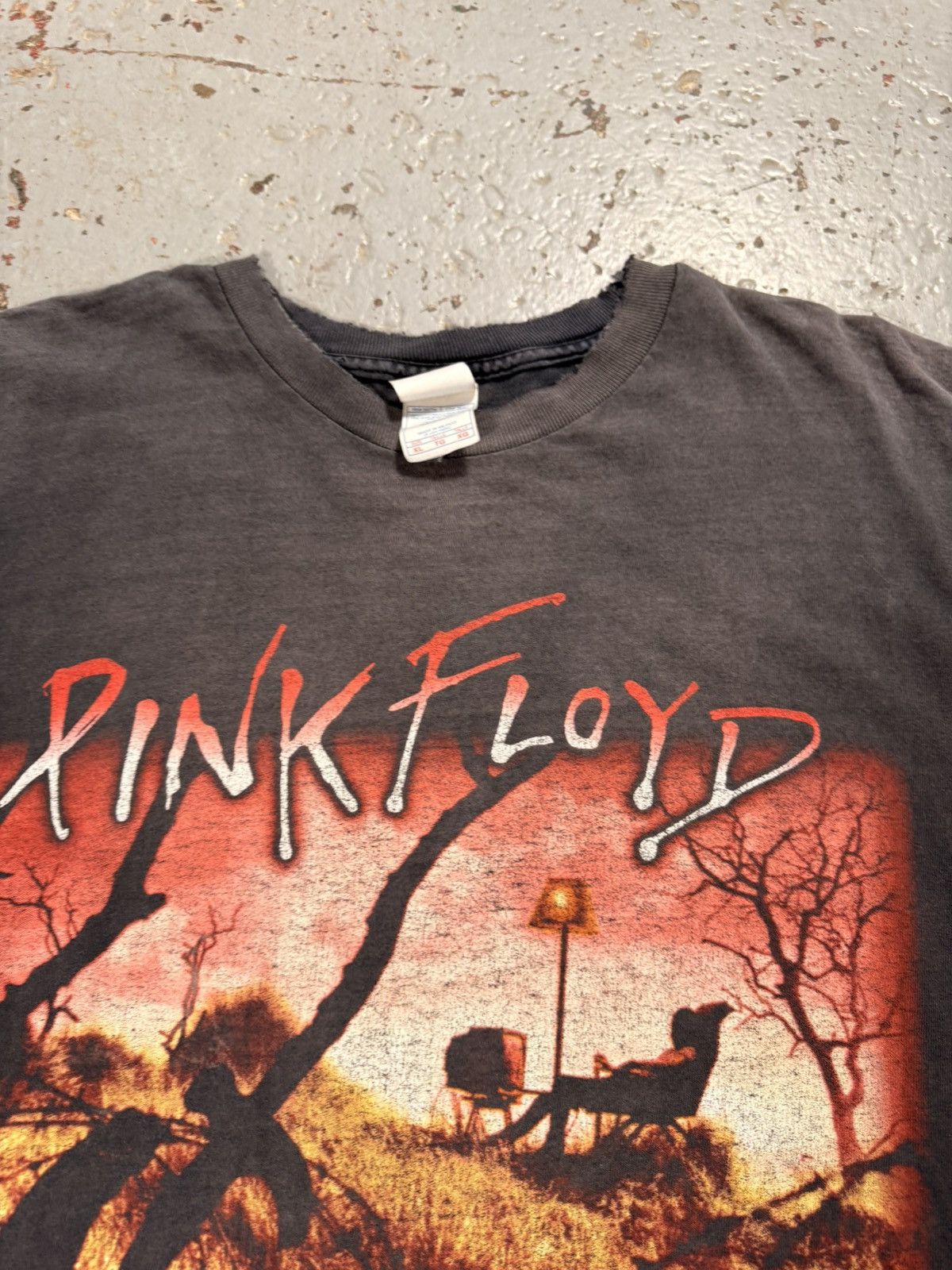 Pink Floyd Vintage Sun Faded Distressed Pink Floyd The Wall Ash Tee Size US XL / EU 56 / 4 - 5 Thumbnail