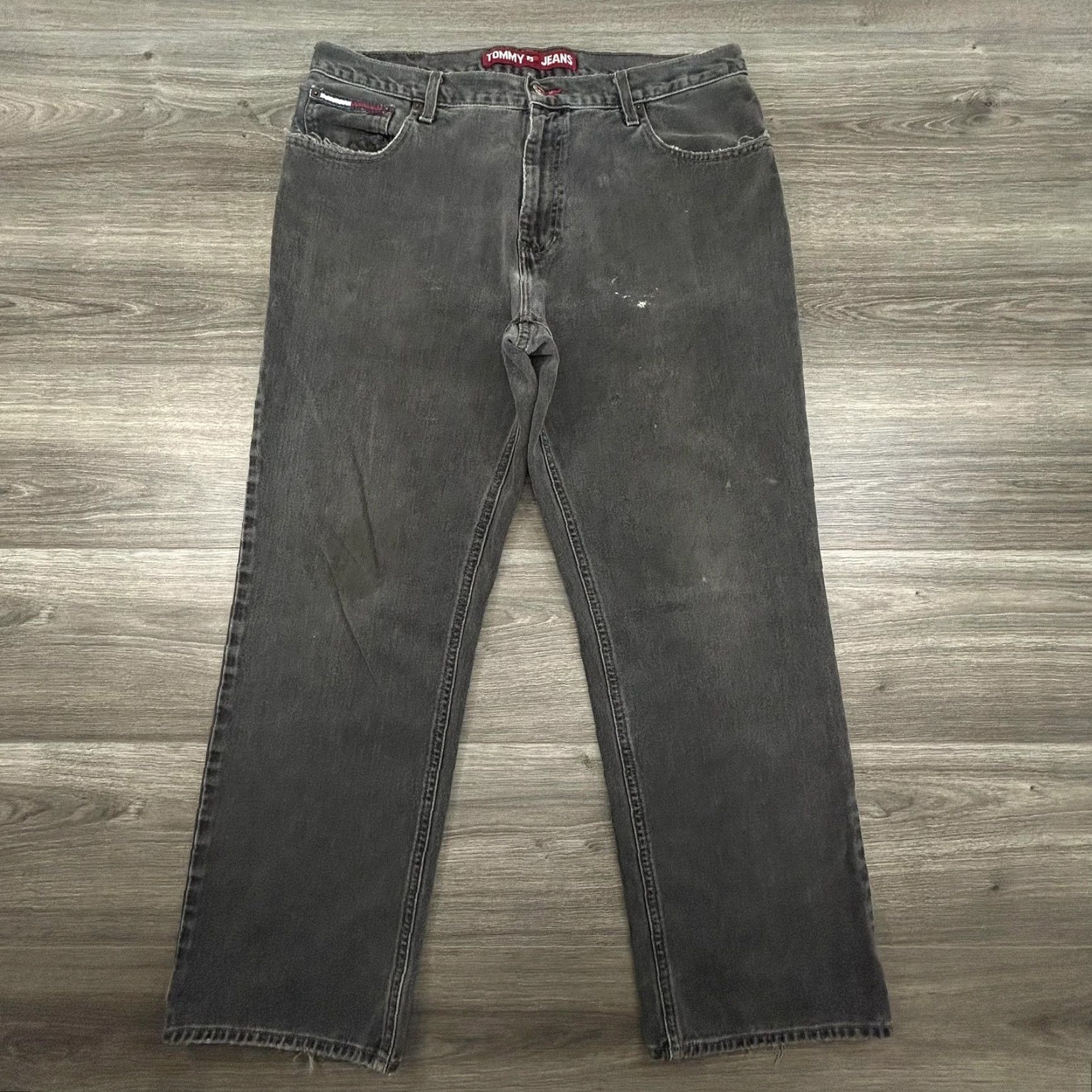 Tommy Hilfiger VINTAGE Tommy Hilfiger Jeans 36x29 Denim Gray Straight Leg Men 90s Y2K Distressed Cotton Charcoal Wash 5-Pocket Regular Zip Fly Mens Size US 36 / EU 52 - 2 Thumbnail