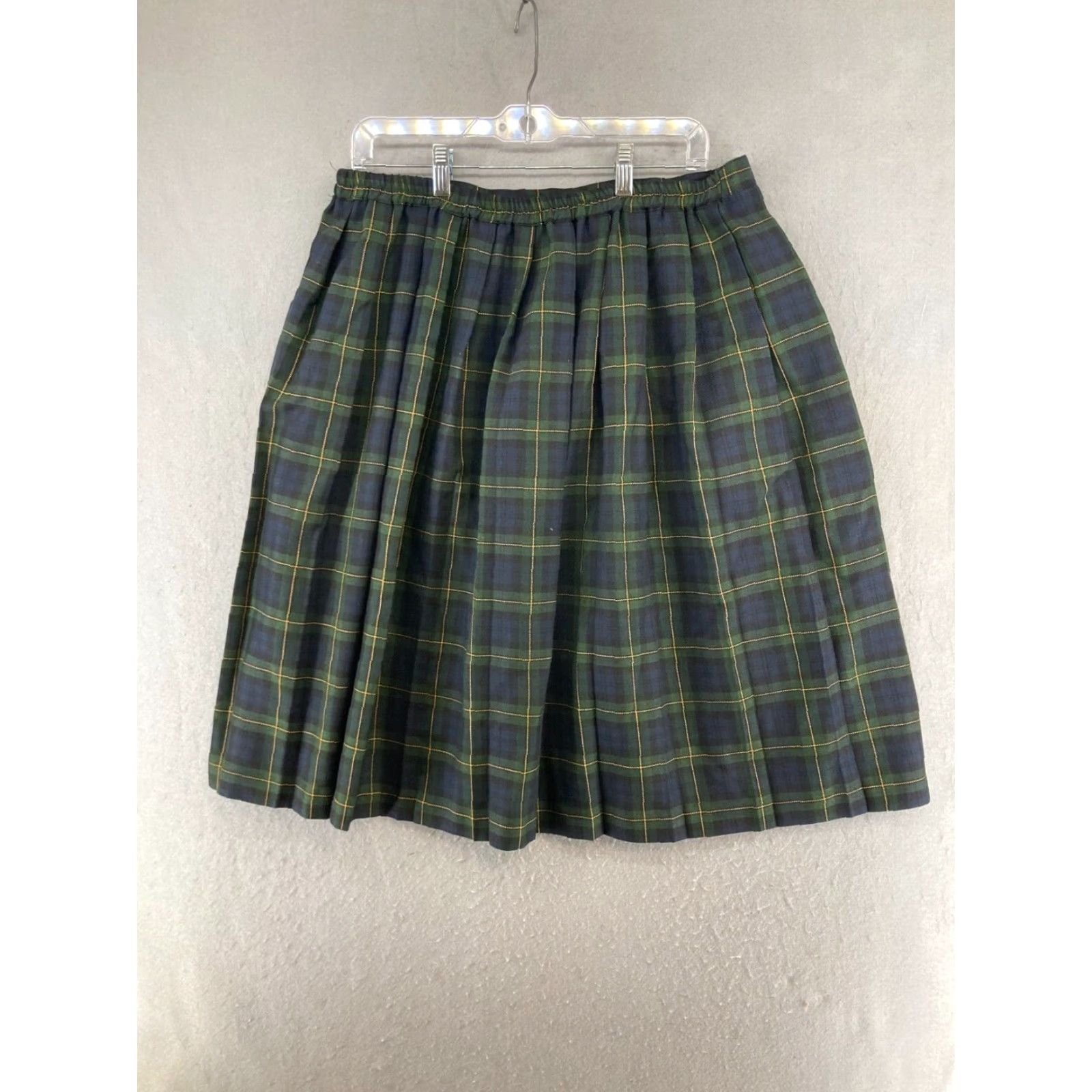 Barrie VINTAGE Barie Stephens Skirt Women Short Plaid Green 6 Adult Womens 80s Retro Preppy Vintage-Style Knit Rayon Blend H6 USA MADE Size 28" / US 6 / IT 42 - 5 Thumbnail