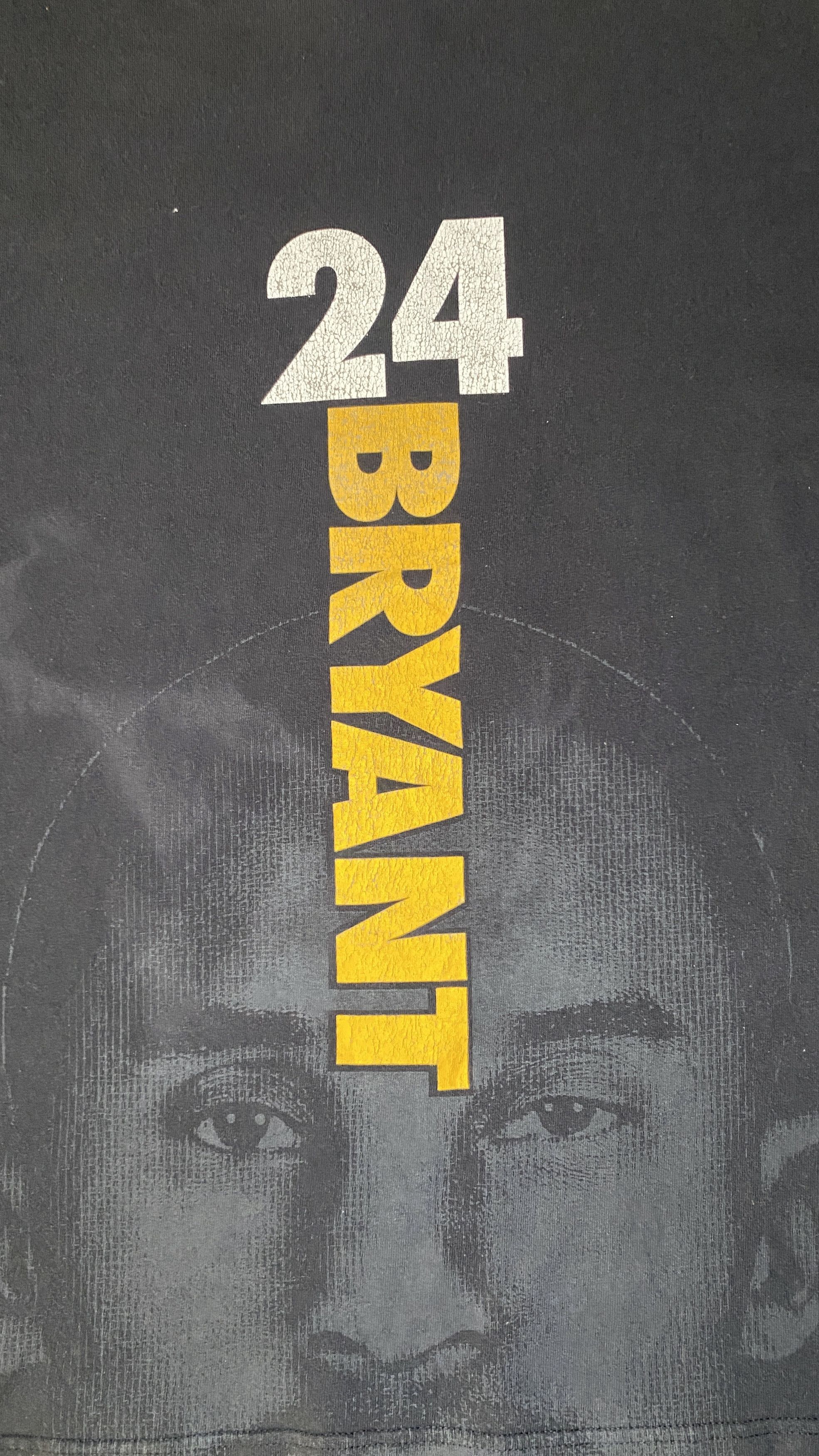 NBA Vintage Lakers Kobe Bryant #24 Big Face Spellout T-Shirt Size US XL / EU 56 / 4 - 5 Thumbnail