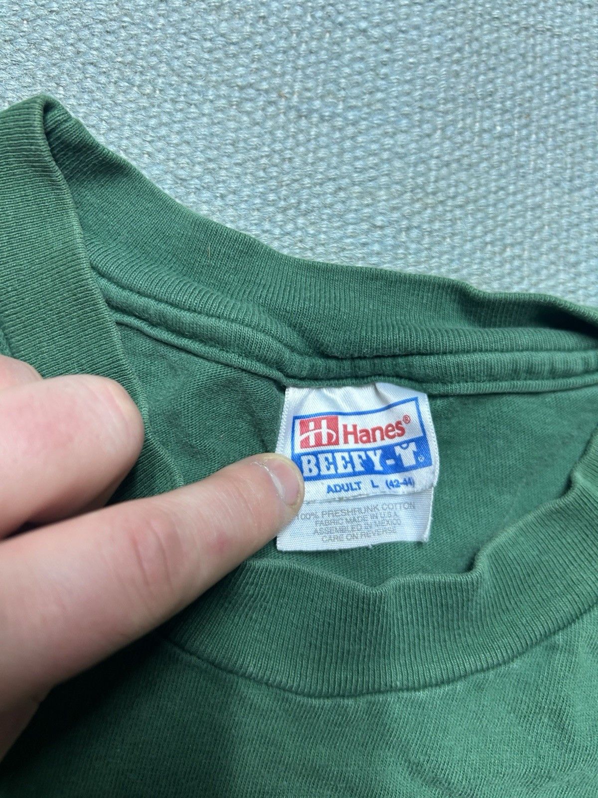 Vintage 90s blank t shirt forest green Hanes beefy cotton faded larg Size US L / EU 52-54 / 3 - 5 Thumbnail