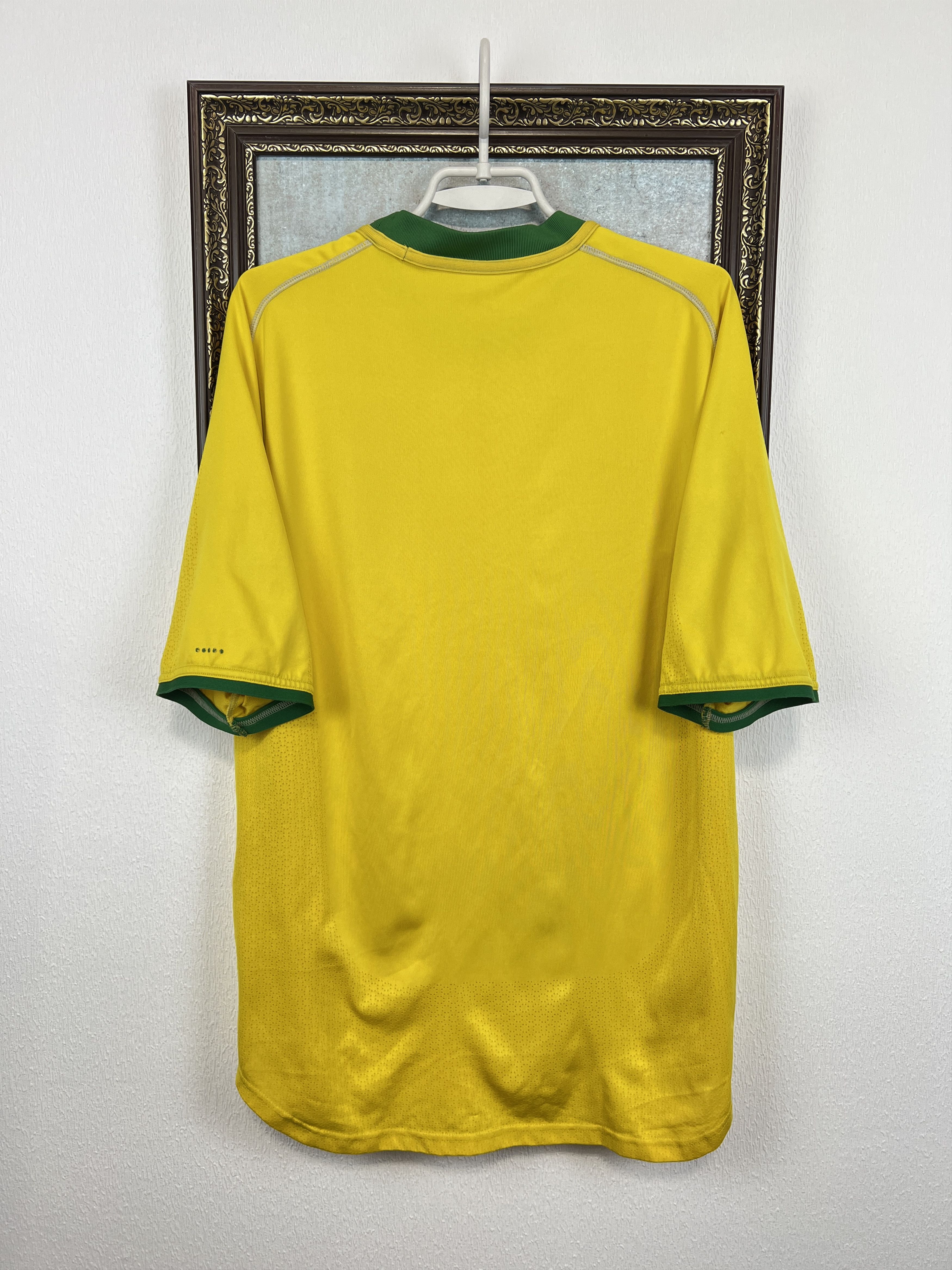 Nike Brazil Home football shirt Soccer Jersey National Team Rare Size US L / EU 52-54 / 3 - 9 Thumbnail