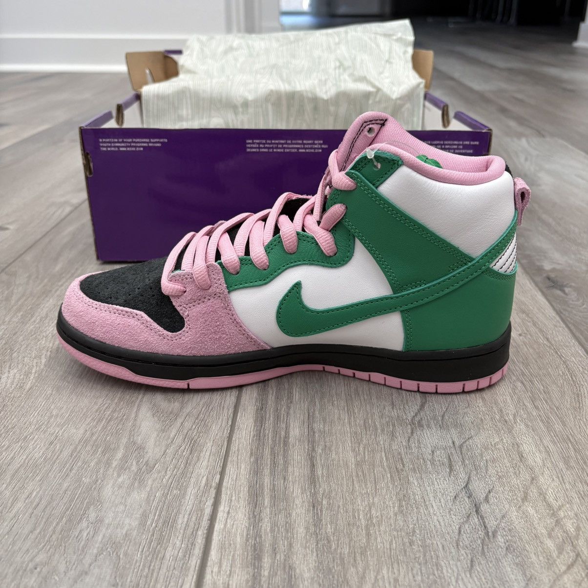 Nike SB NEW Nike Invert Celtics Dunks Size US 9 Size US 9 / EU 42 - 10 Thumbnail