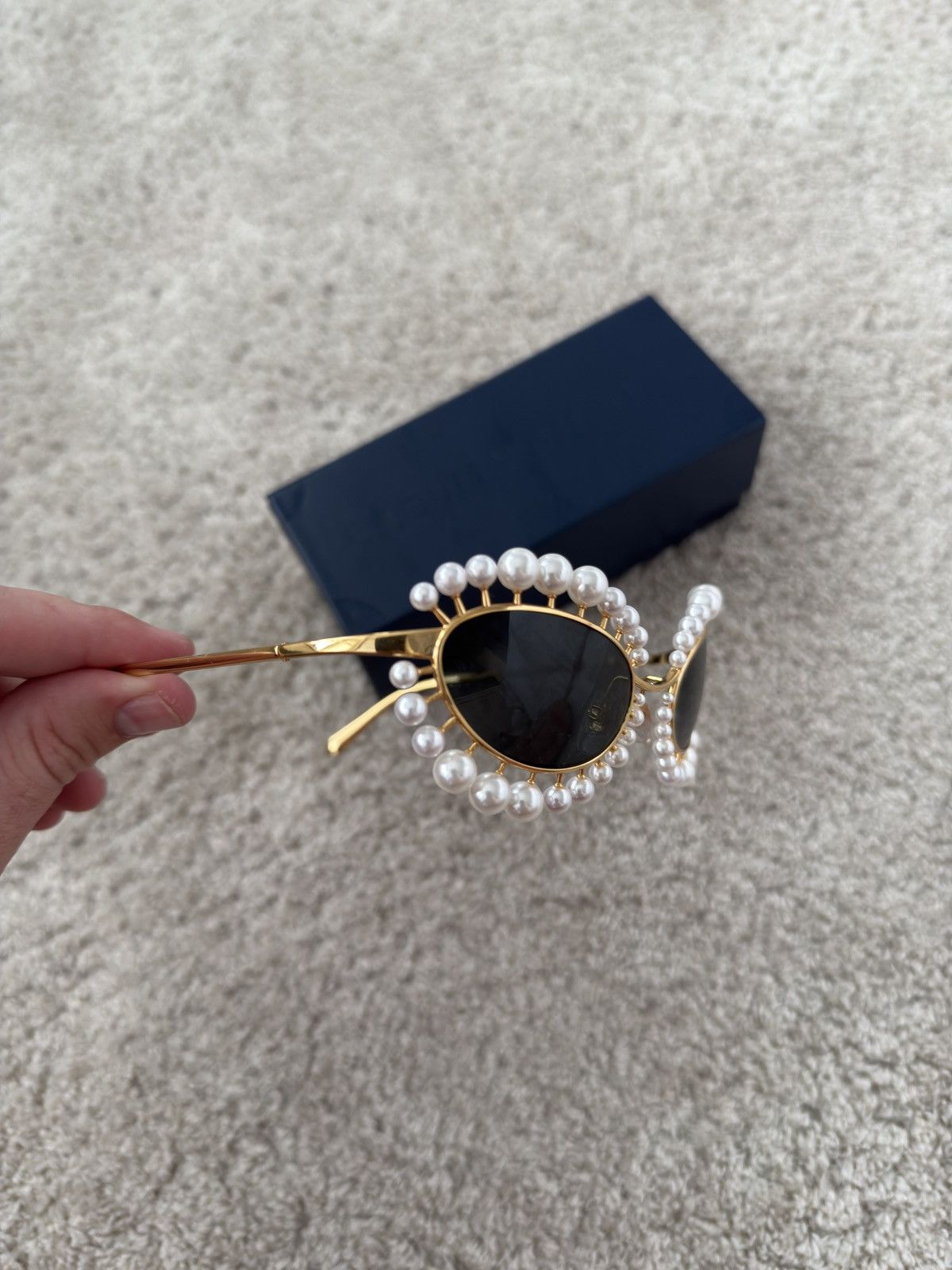 Louis Vuitton Louis Vuitton Wire Pearl Sunglasses Size ONE SIZE - 4 Thumbnail