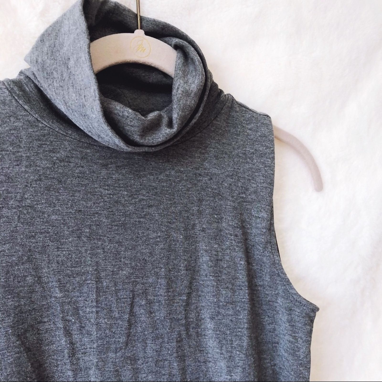 Ann Taylor Ann Taylor Gray Sleeveless Turtleneck Top Size S / US 4 / IT 40 - 2 Thumbnail