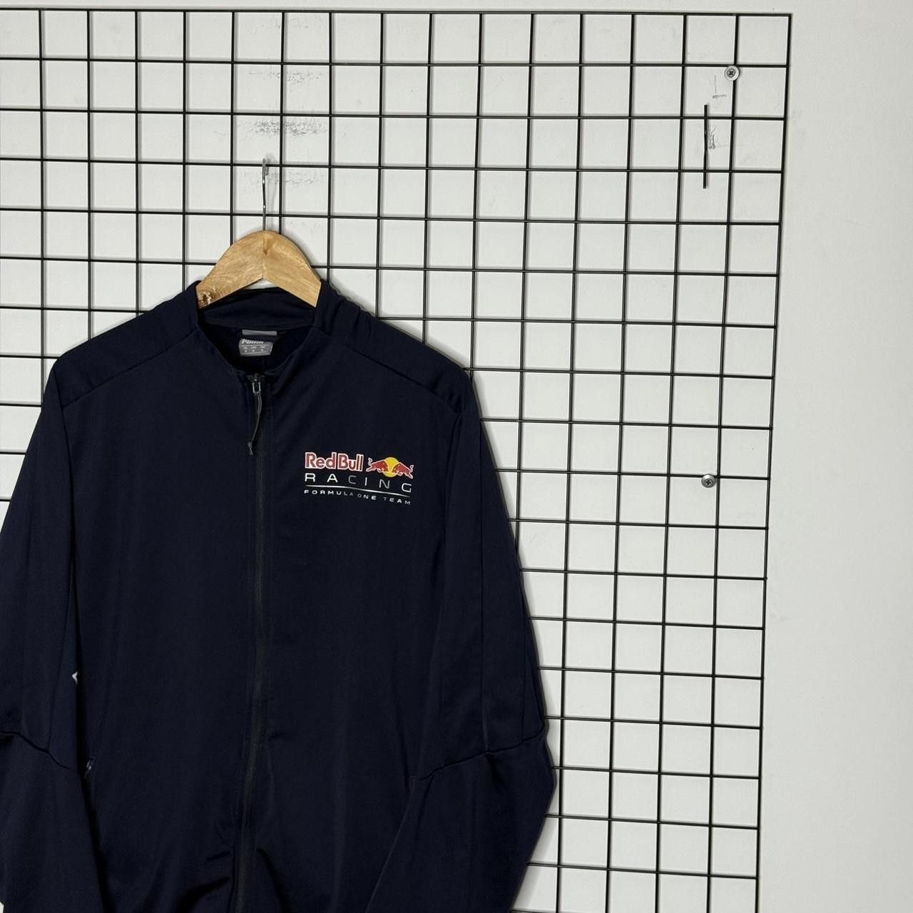 Vintage Puma Red Bull Racing Jacket F1 Windbreaker Size US L / EU 52-54 / 3 - 3 Thumbnail