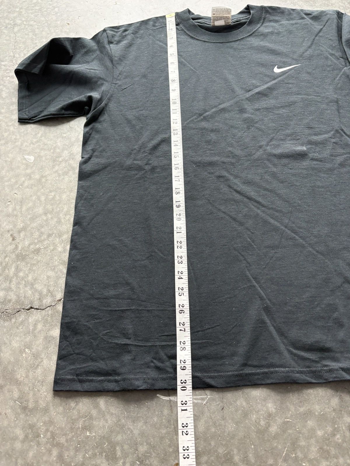 Nike Vintage Y2K Nike Swoosh Tee Size US L / EU 52-54 / 3 - 6 Thumbnail