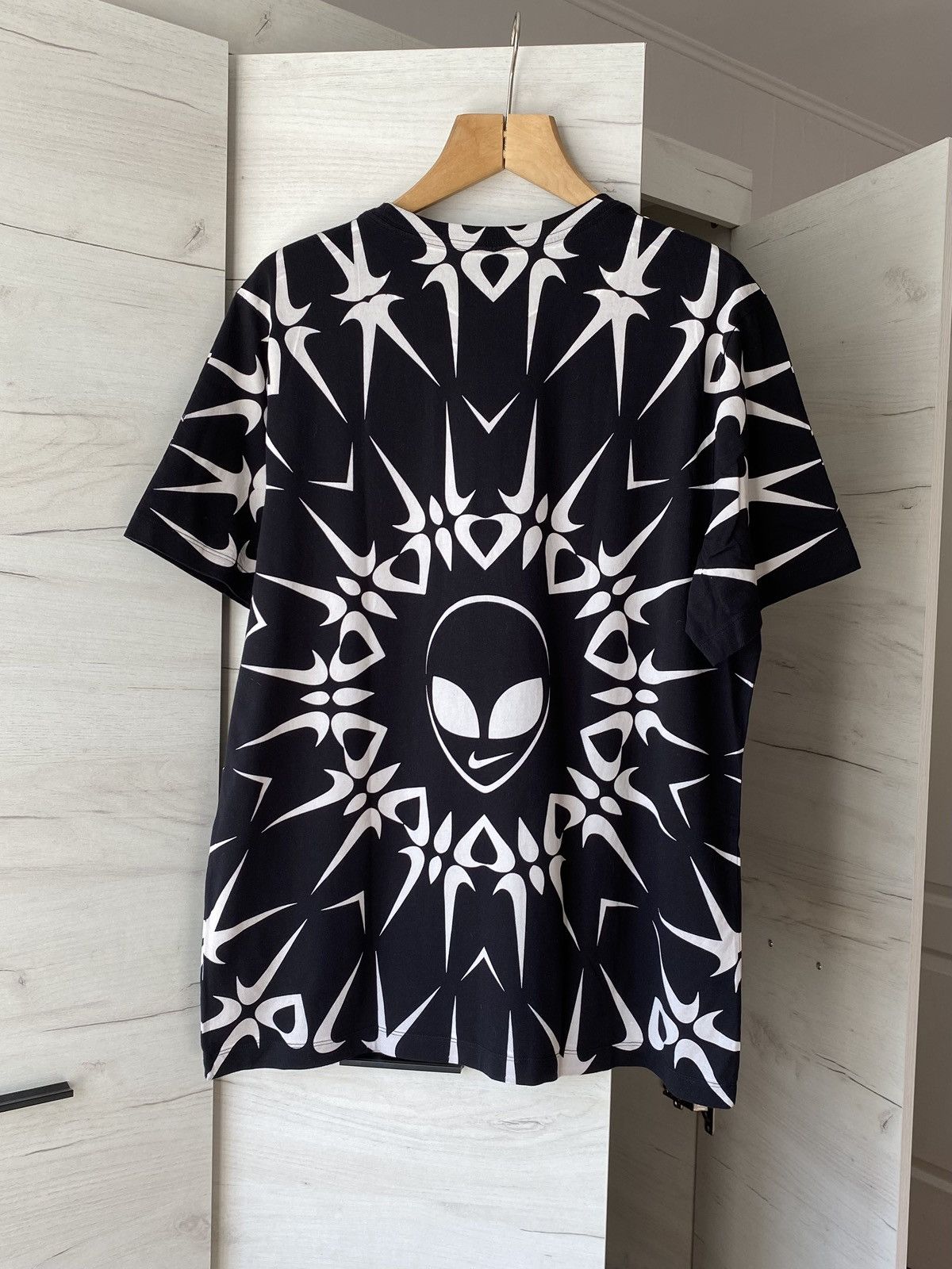 Nike T Shirt Nike Rare Model Alien Multilogo SwoosH Size US XL / EU 56 / 4 - 4 Thumbnail
