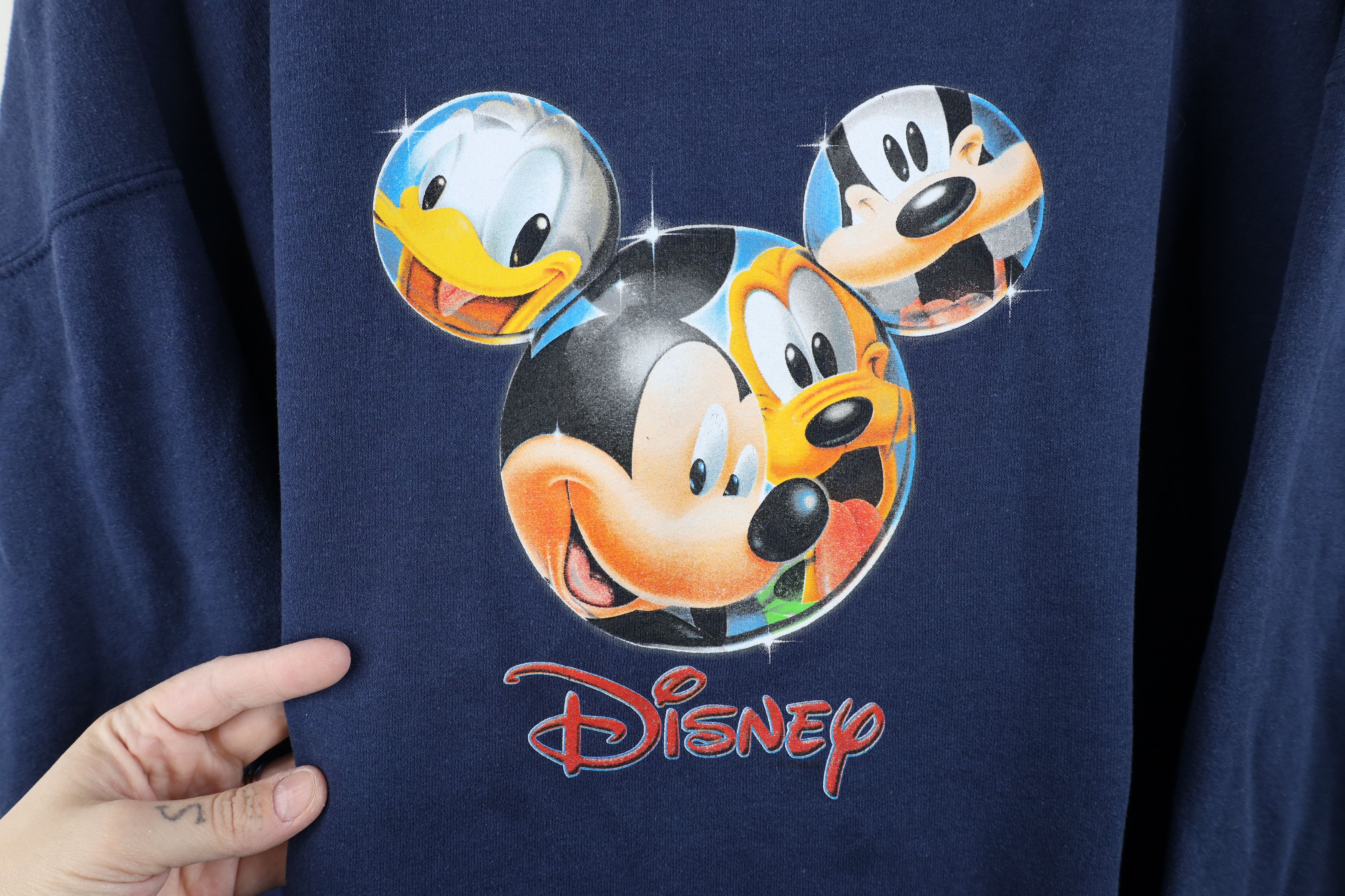 Disney Vintage Disney Spell Out Mickey Mouse and Friends Sweatshirt Size US XL / EU 56 / 4 - 4 Thumbnail
