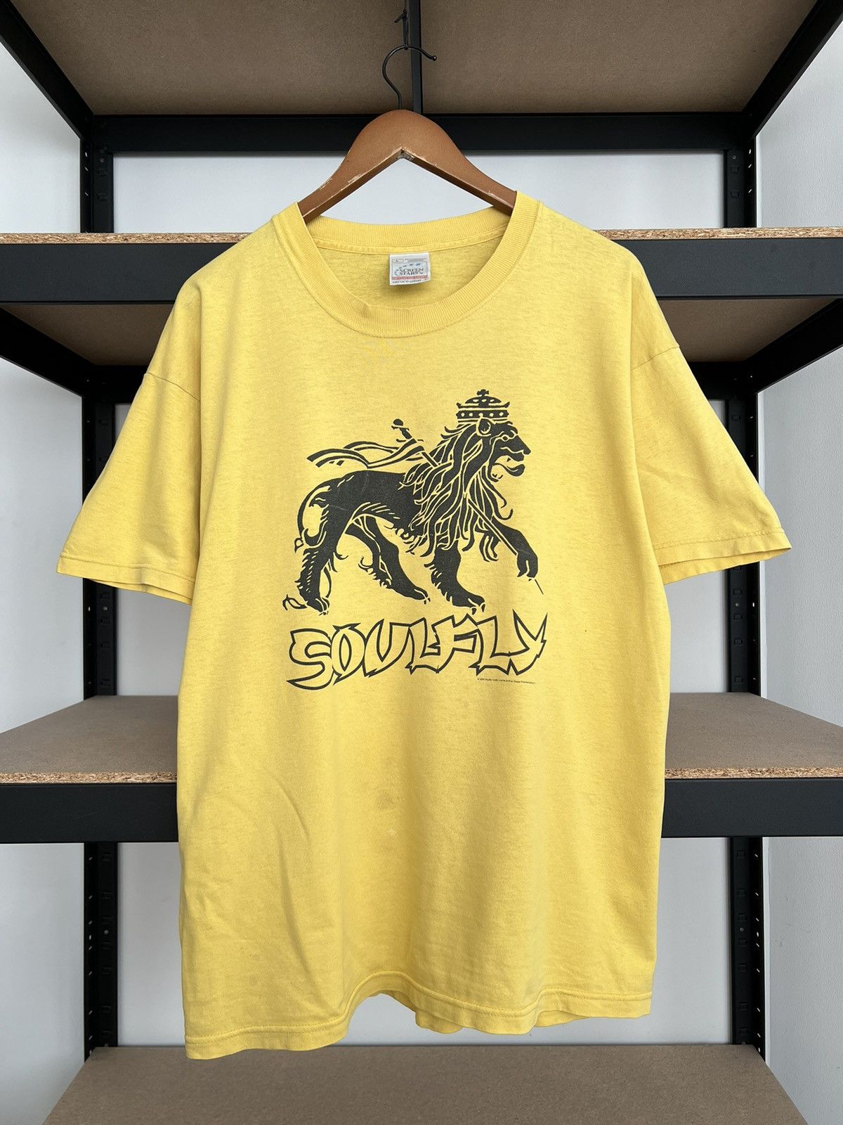 Band Tees Vintage 2000 Soulfly Lion of Judah Metal Band Yellow T-shirt Size US L / EU 52-54 / 3 - 1 Thumbnail