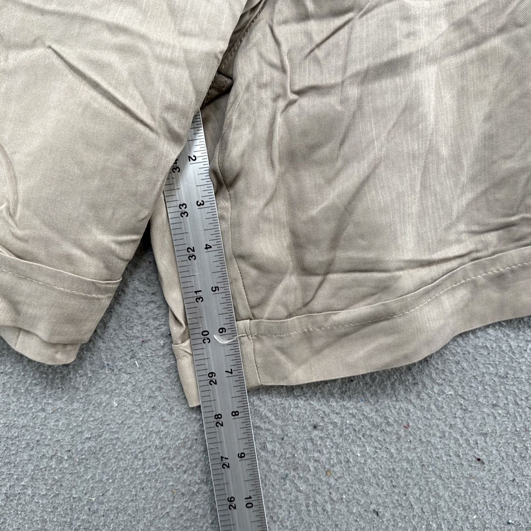 Gloria Vanderbilt Gloria Vanderbilt Molly Shorts Beige Rayon Cuffed Drawstring Elastic Waistband 18W Women Shorts +Pockets Casual Mid Rise Knit 90s Stil No Size 40" / US 18 - 7 Thumbnail