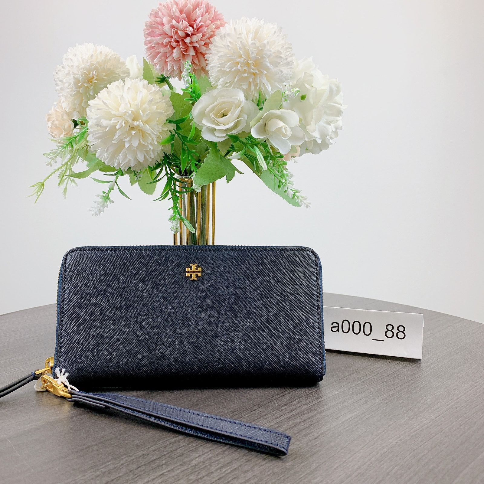 Tory Burch Tory Burch 136110 Emerson Saffiano Leather Wristlet Size ONE SIZE - 2 Thumbnail