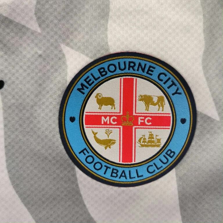 Puma Melbourne City 2019-20 Puma home football jersey size L Size US L / EU 52-54 / 3 - 3 Thumbnail