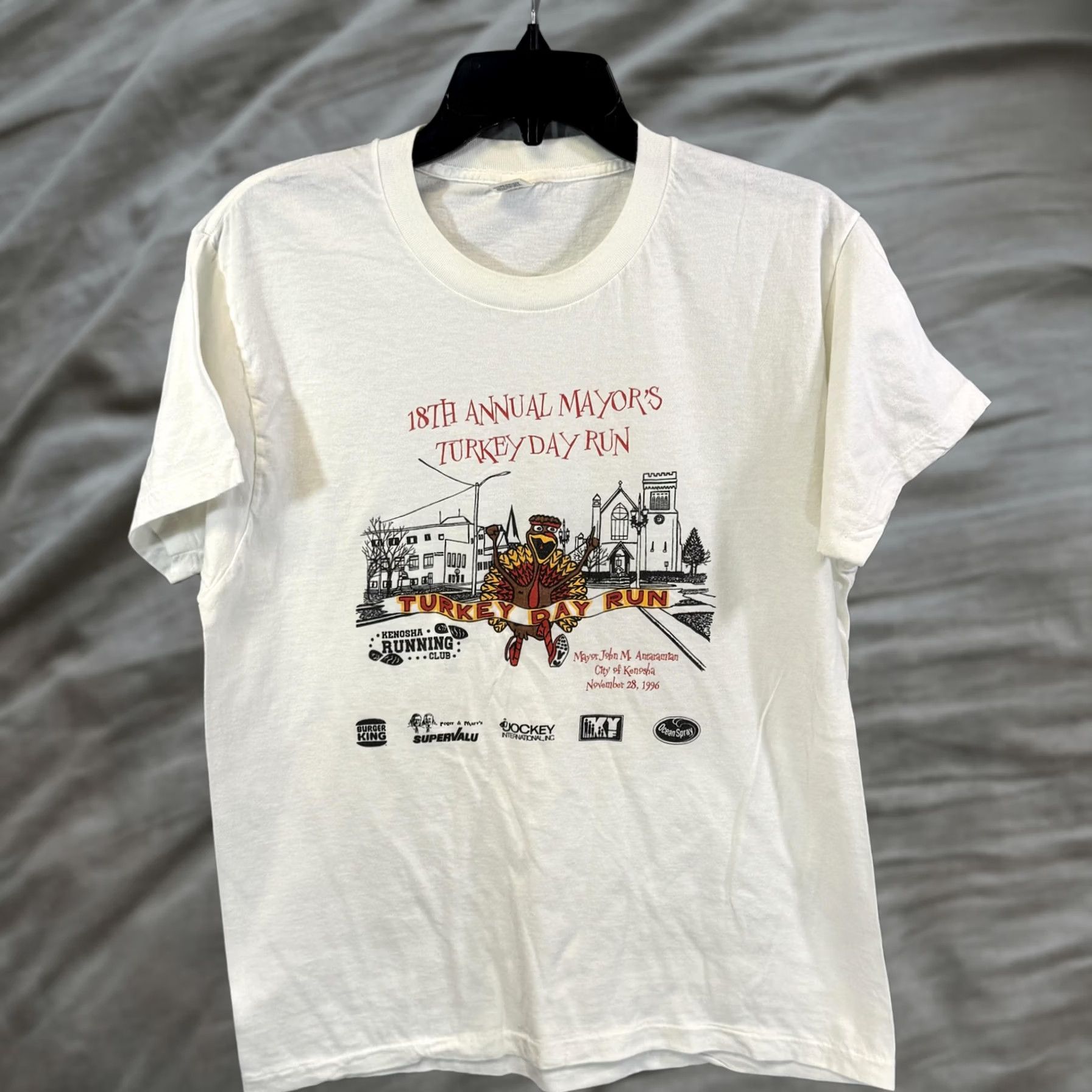 Jockey VINTAGE Turkey Day Run Shirt Mens Large Kenosha Running Club 1996 90s Tee Shirt Tee White Cotton Graphic Print Crew Neck Short Sleeve 100% Cotton N/A Size US L / EU 52-54 / 3 - 1 Thumbnail