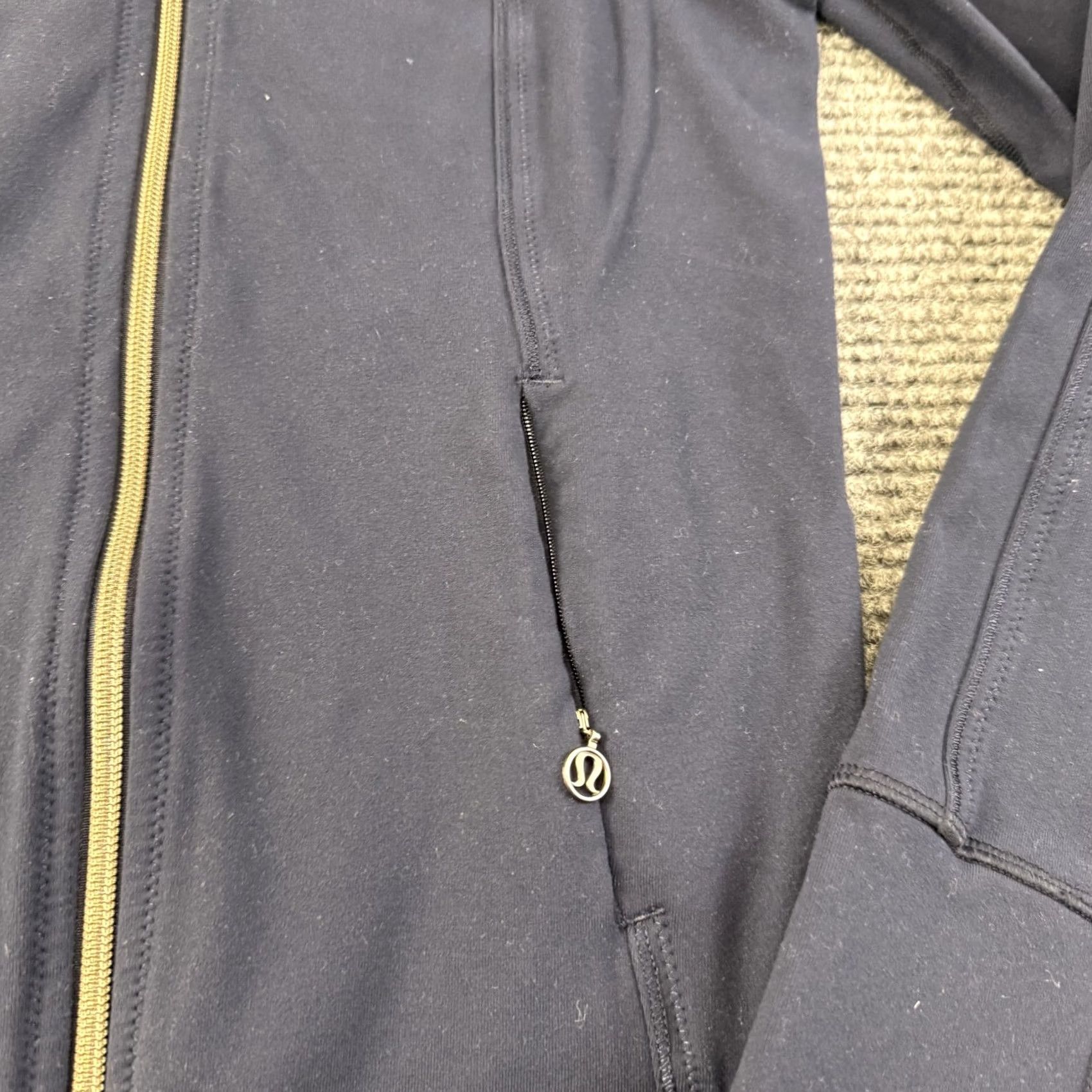 Lululemon Lululemon Jacket Womens 6 Blue Full Zip Track Athletic Running Yoga Slim Fit Size M / US 6-8 / IT 42-44 - 3 Thumbnail