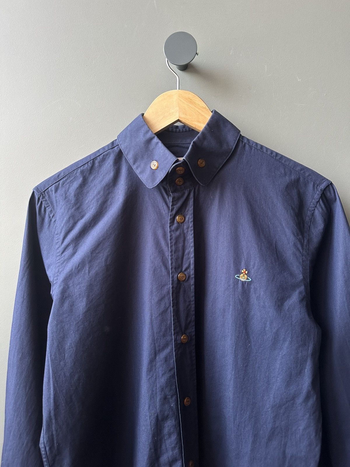 Vivienne Westwood Vivienne Westwood Logo Shirt Size 48 Size US M / EU 48-50 / 2 - 2 Thumbnail
