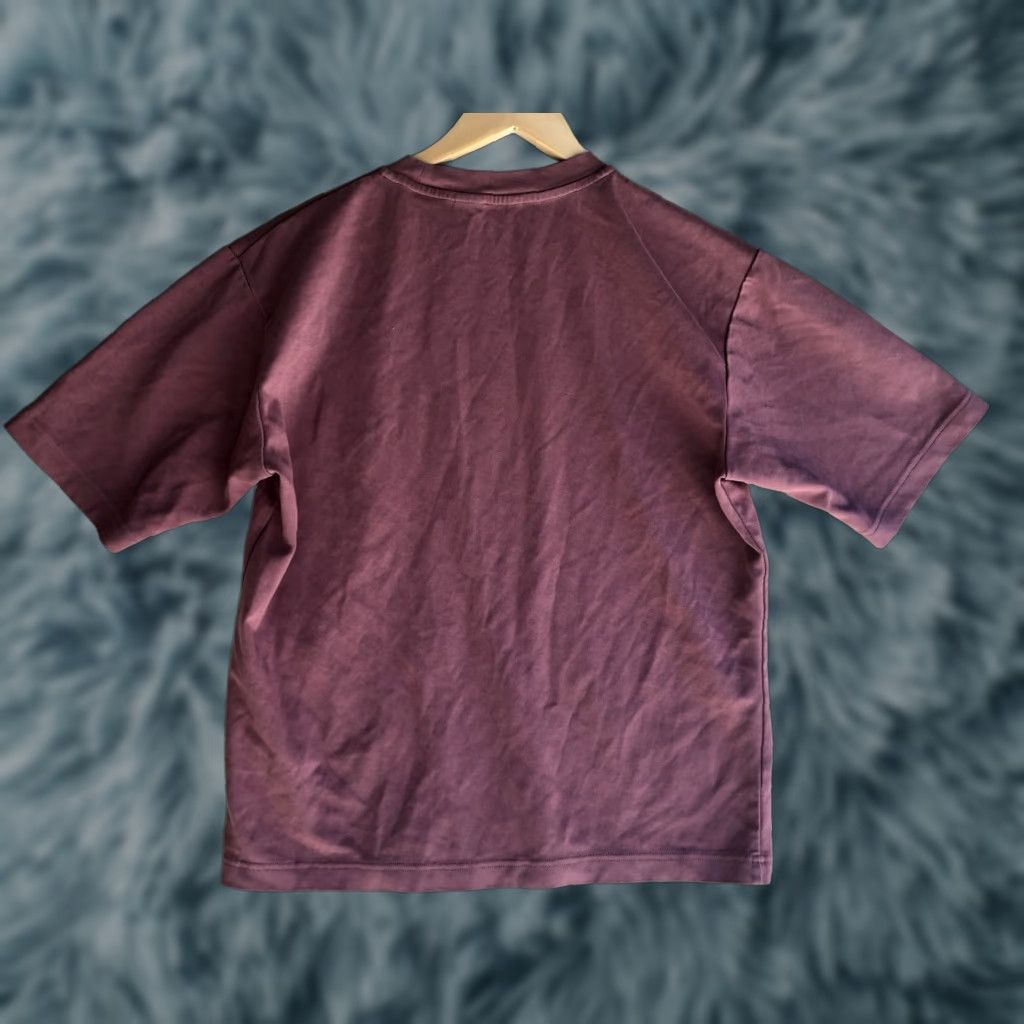 Uniqlo VINTAGE Uniqlo Burgundy T-Shirt SMALL Mens Short Sleeve Crew Neck Logo Cotton Regular Size US S / EU 44-46 / 1 - 1 Thumbnail
