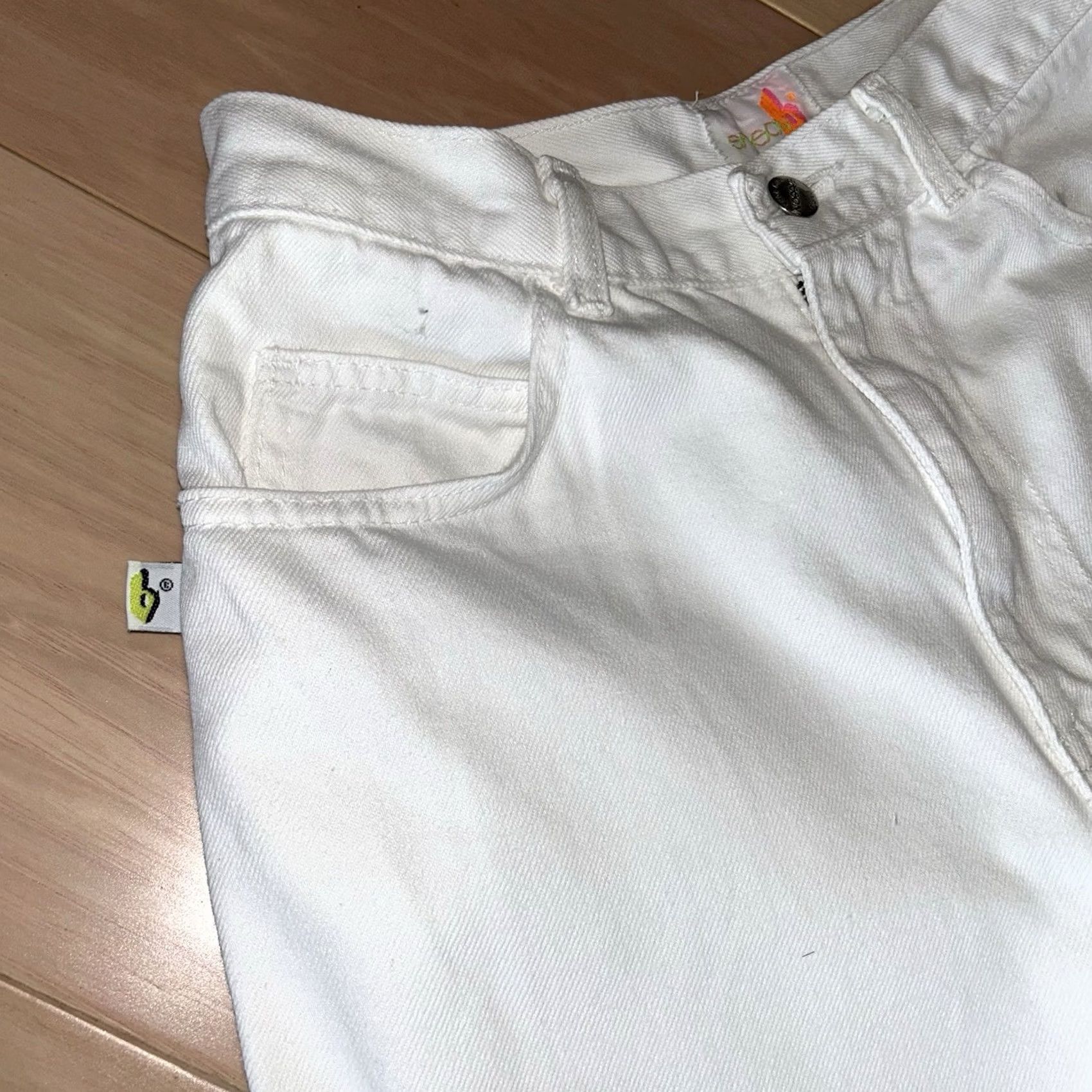 Vintage VINTAGE Sasson White Denim Jeans Zip Ankle High Waisted Womens 6 24 Waist 27 Inseam 1980s Art Deco Glass White Jeans Size 42" / US 20 - 4 Thumbnail