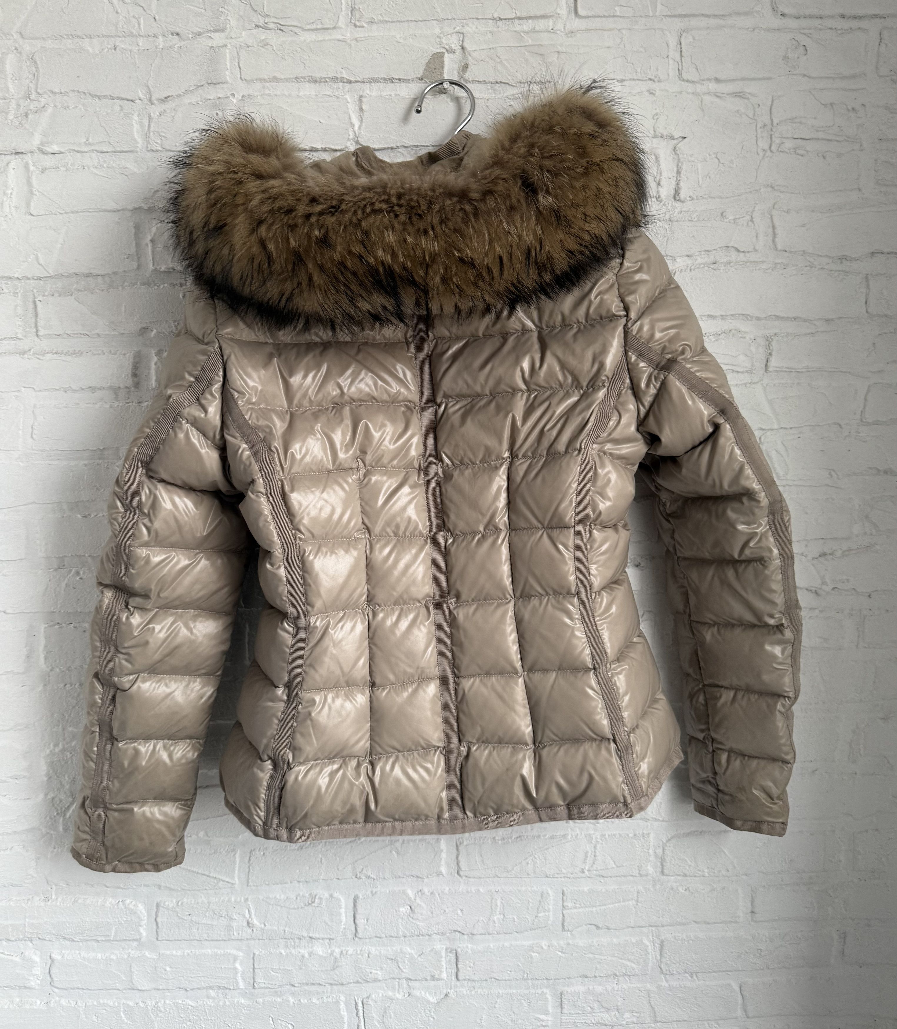 Moncler Moncler Armoise Giubbotto Beige Fur Hood Down Puffer Jacket Size S / US 4 / IT 40 - 2 Thumbnail