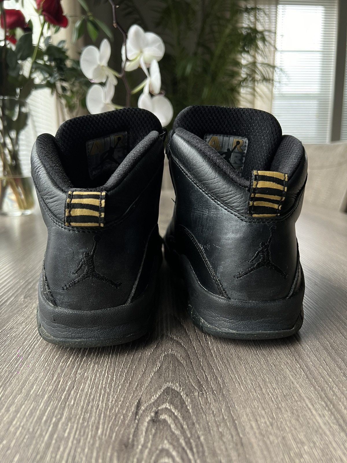Jordan Brand Nike Air Jordan Retro 10 NYC Size 6y Size US 6 / EU 39 - 4 Thumbnail