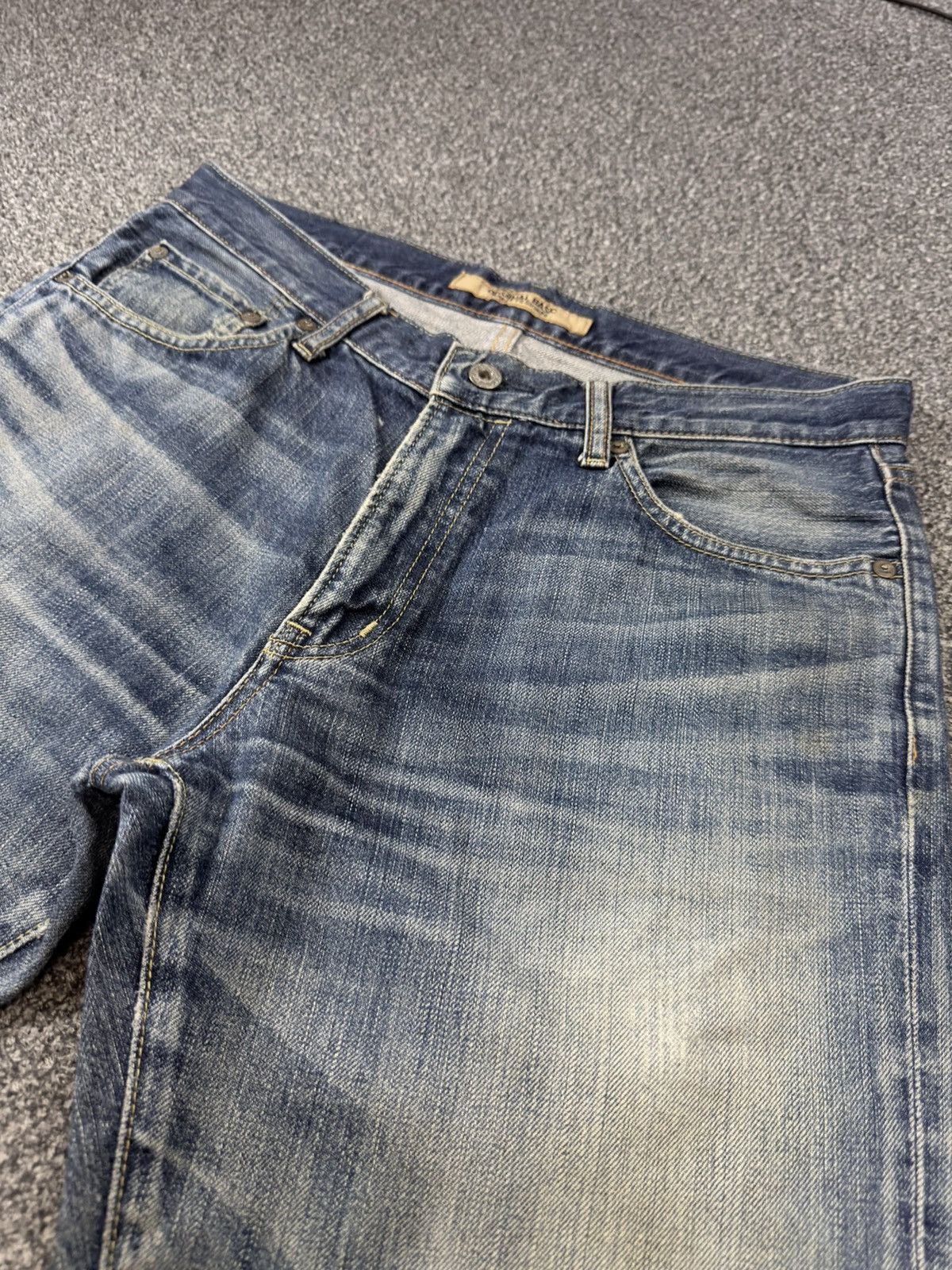 Fashion Victim Vintage 90s Uniqlo Whisker Faded Wash Distressed Denim W32 Size US 32 / EU 48 - 3 Thumbnail