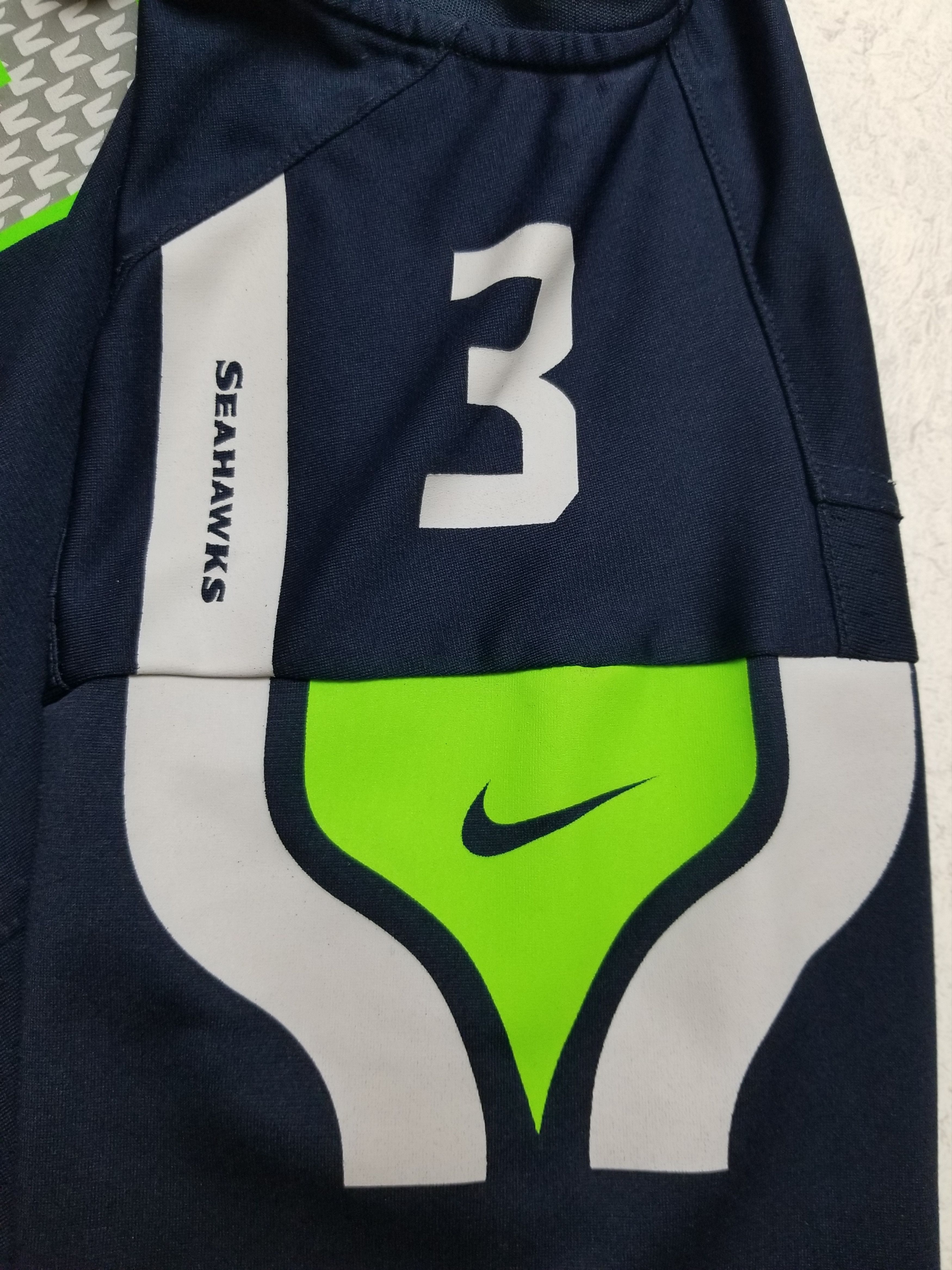 Nike Nike Russell Wilson Seattle Seahawks Jersey Youth XL Men's S Size US S / EU 44-46 / 1 - 16 Thumbnail