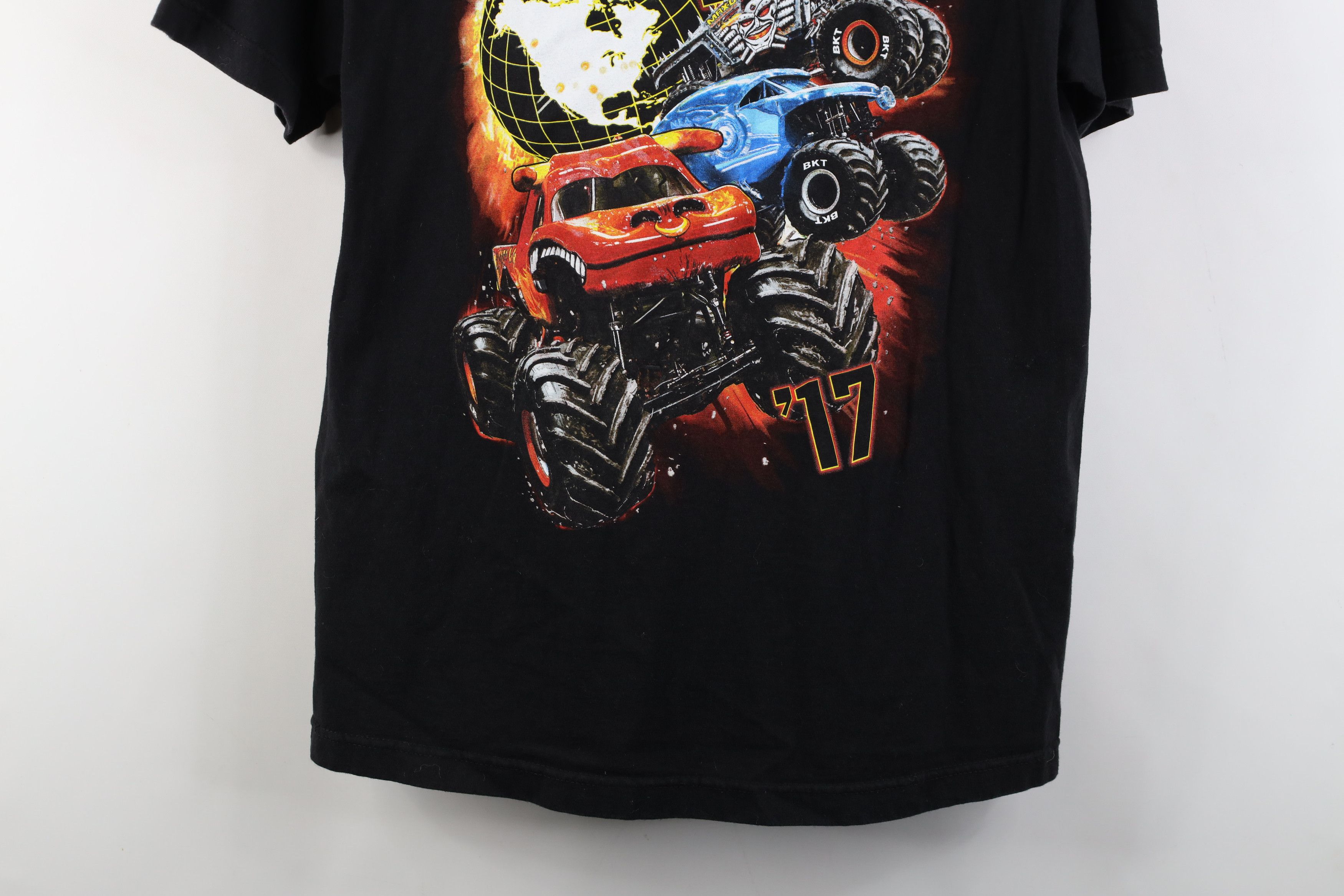 Vintage Y2K Streetwear Monster Jam World Tour Grave Digger T-Shirt Size US M / EU 48-50 / 2 - 13 Thumbnail