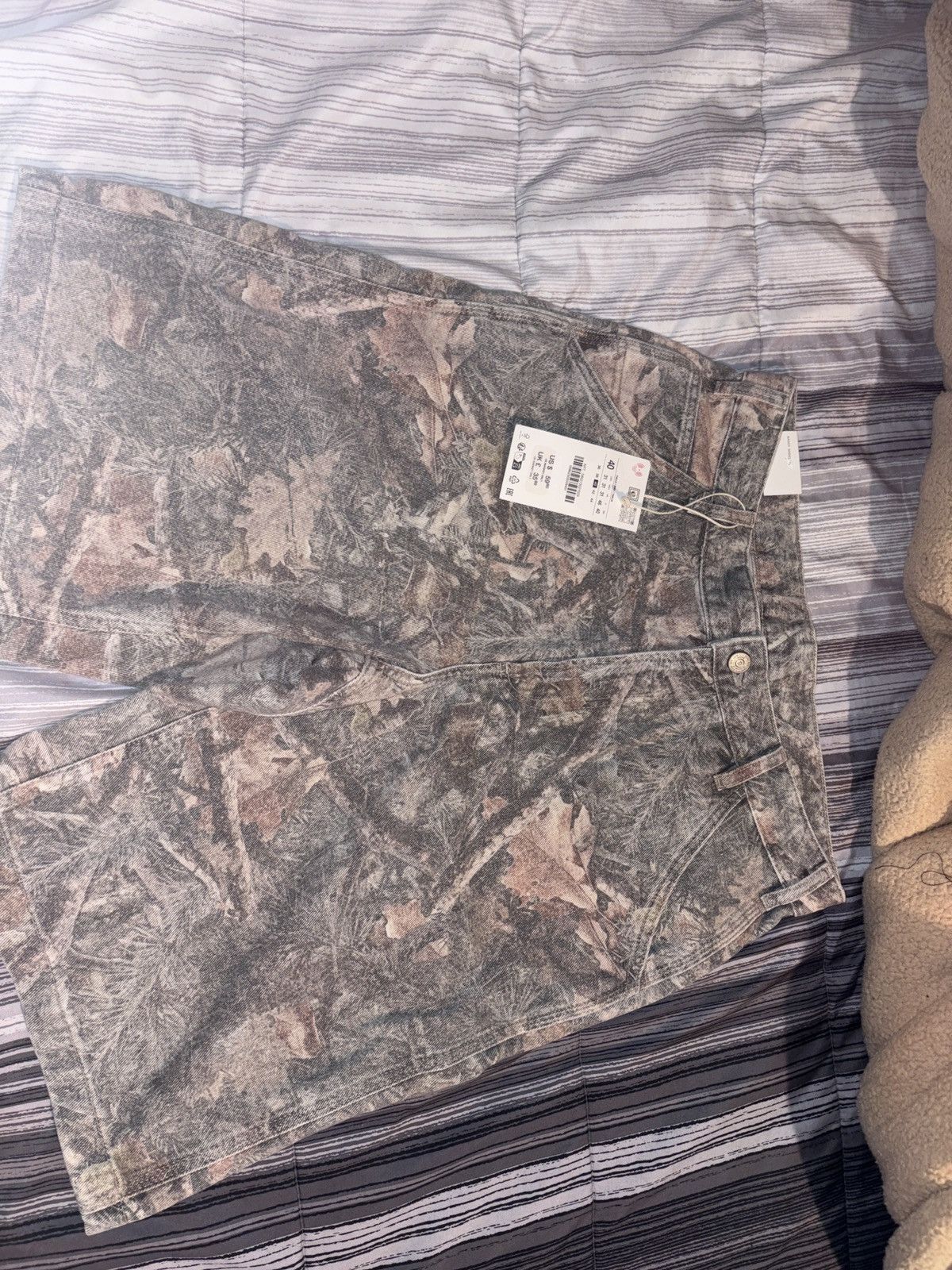Zara Zara Baggy Camo Jorts Size US 31 - 2 Thumbnail