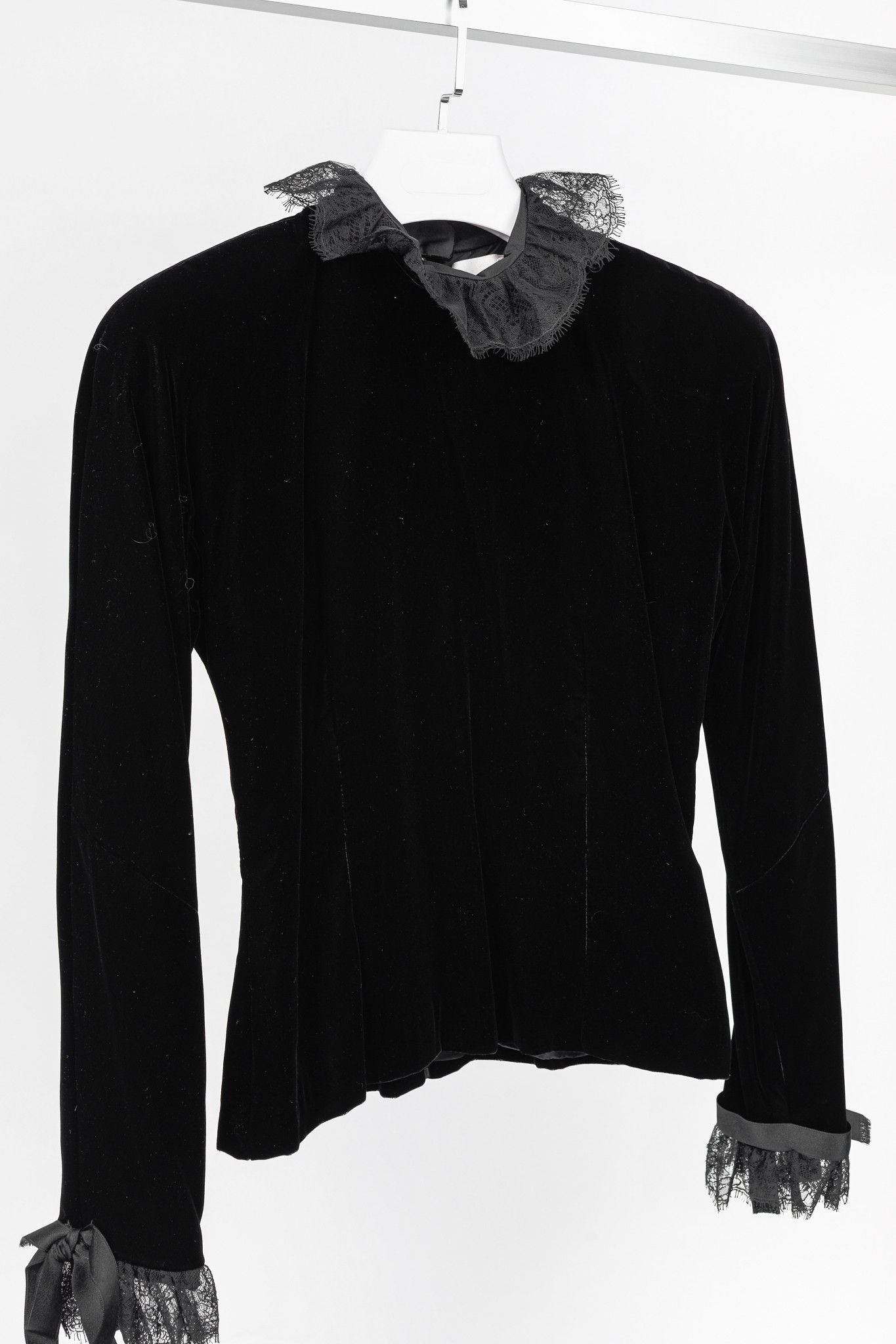 Vintage Carolyne Roehm Vintage Black Velvet Lace-Trim Top Size M / US 6-8 / IT 42-44 - 3 Thumbnail