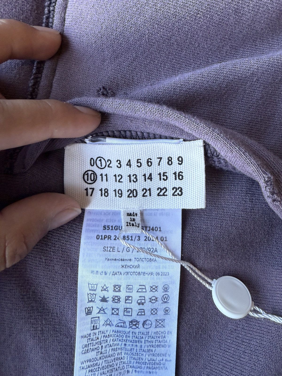 Maison Margiela BRAND NEW MAISON MARGIELA REVERSE-LOGO COTTON HOODIE SIZE L Size US L / EU 52-54 / 3 - 13 Thumbnail