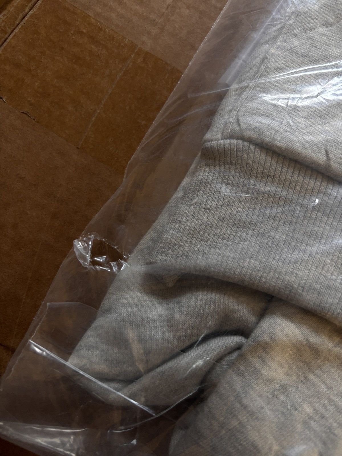 Yeezy Hd-10 size 2 yeezy shipsdayOf Size US L / EU 52-54 / 3 - 7 Thumbnail