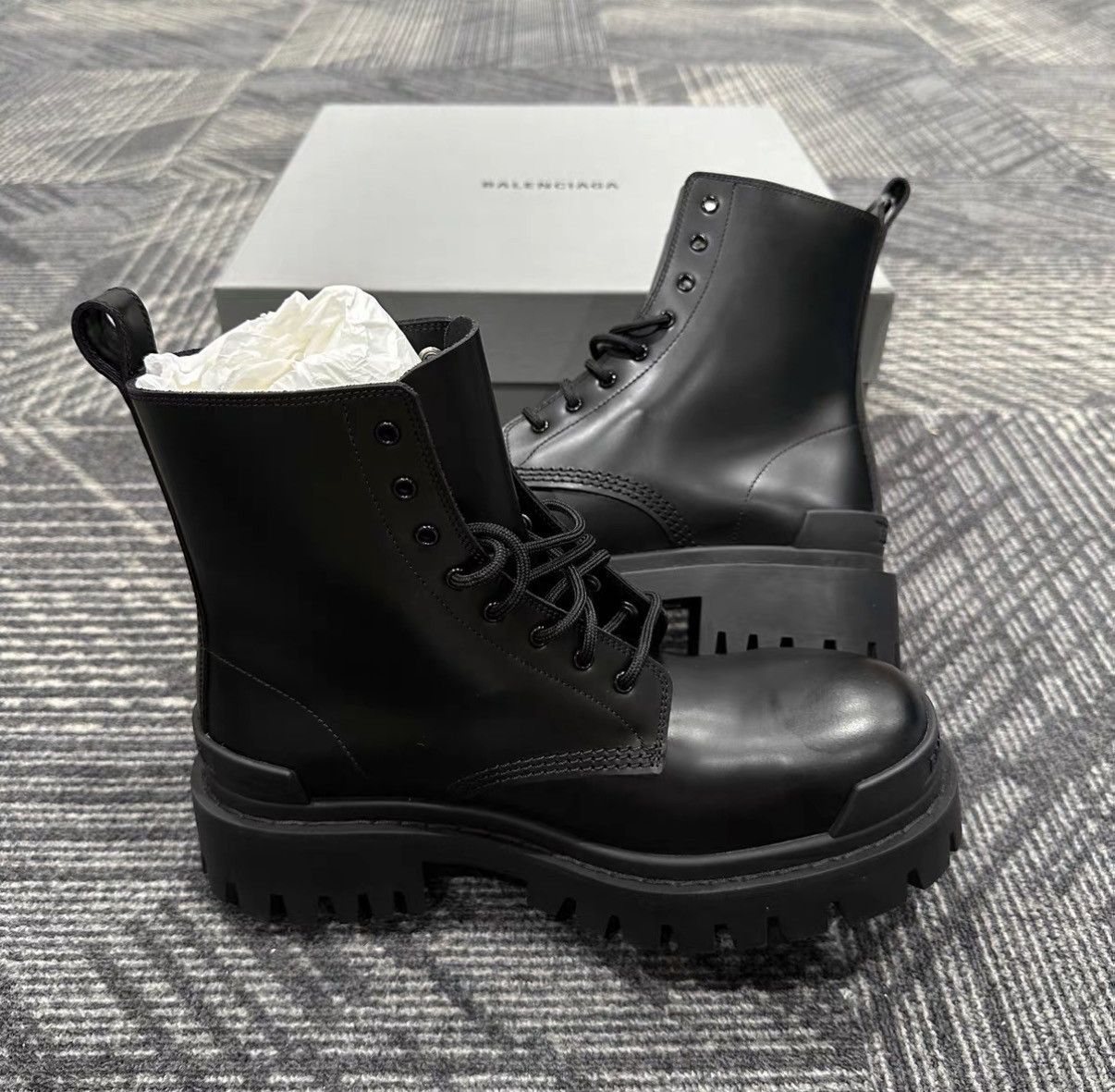Balenciaga Balenciaga Strike Calfskin Round Toe Ankle Boots J42 Size US 8 / IT 38 - 5 Thumbnail