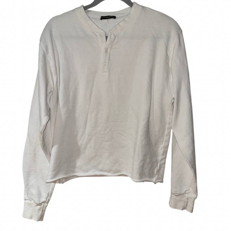 BRANDY MELVILLE WHITE SUPER SOFT PULLOVER SWEATER