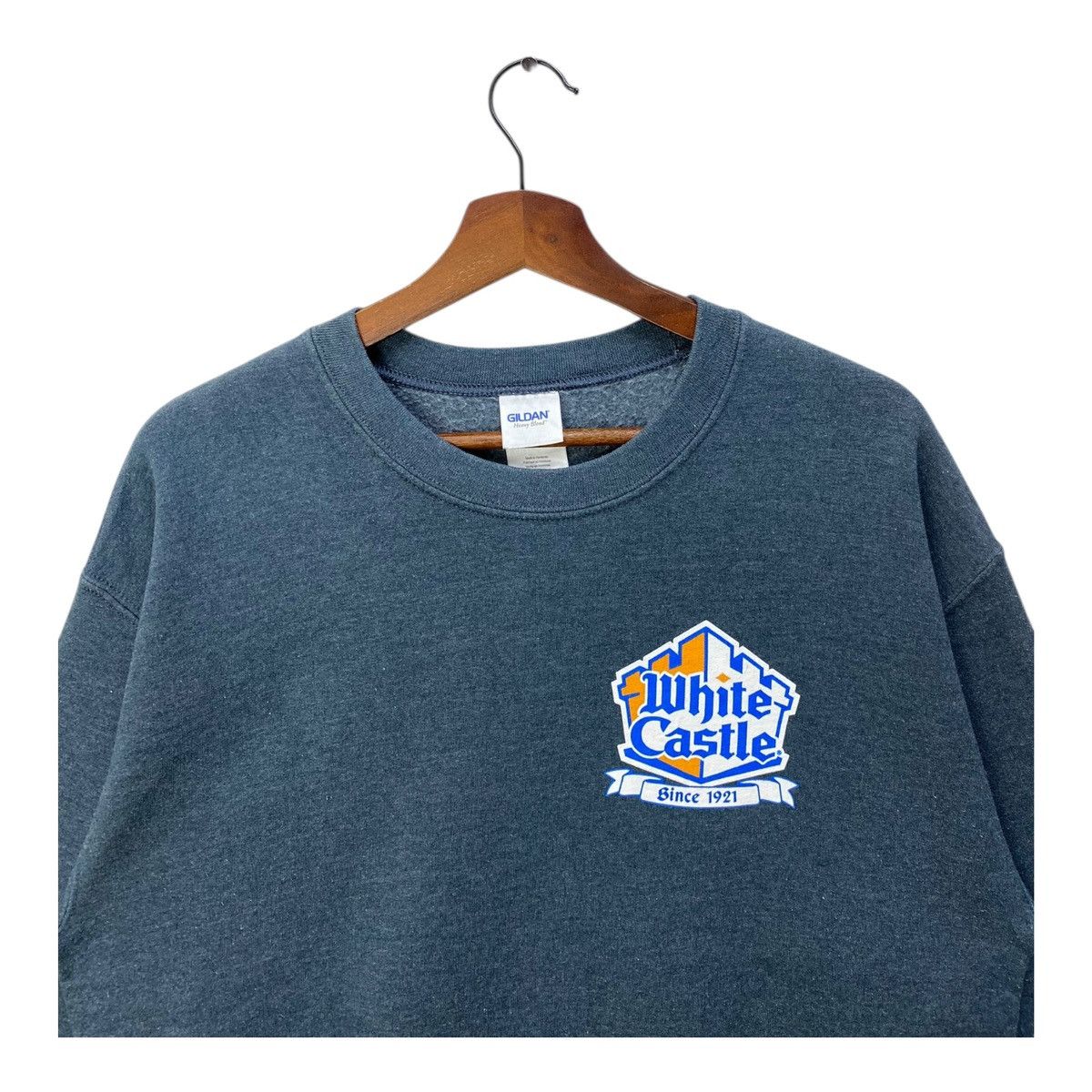 Gildan Vintage Gildan White Castle Sweatshirt Big Logo Crewneck Size US M / EU 48-50 / 2 - 2 Thumbnail