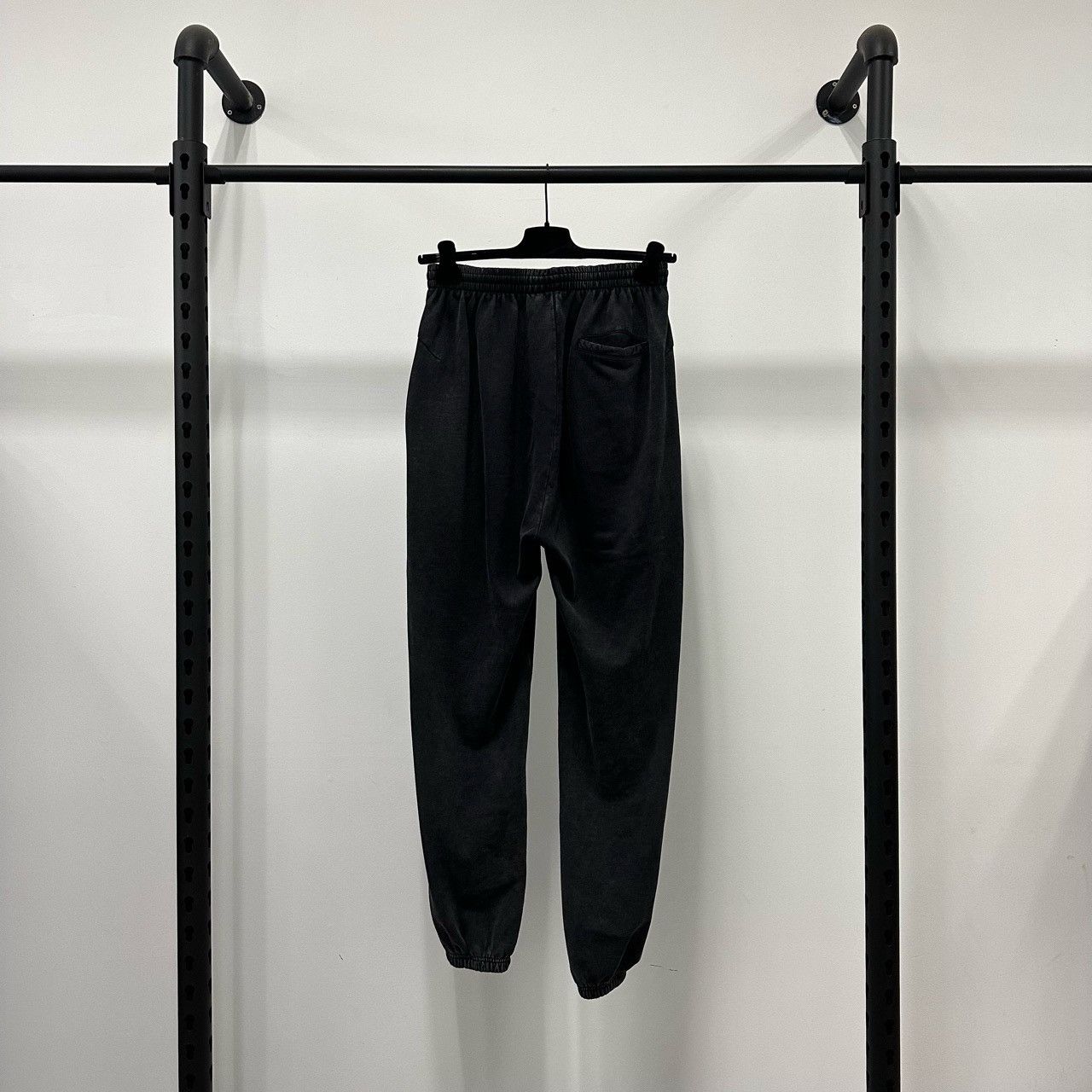 Balenciaga Balenciaga FW21 Sporty B Washed Black Pant Size US 32 / EU 48 - 2 Thumbnail