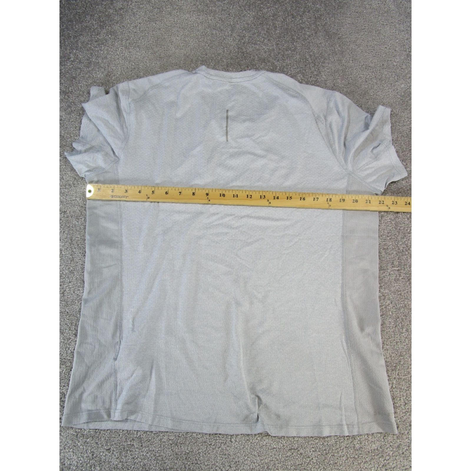 Nike VINTAGE Nike Dri-Fit Running Shirt Mens XL Gray Short Sleeve Activewear Size US XL / EU 56 / 4 - 6 Thumbnail