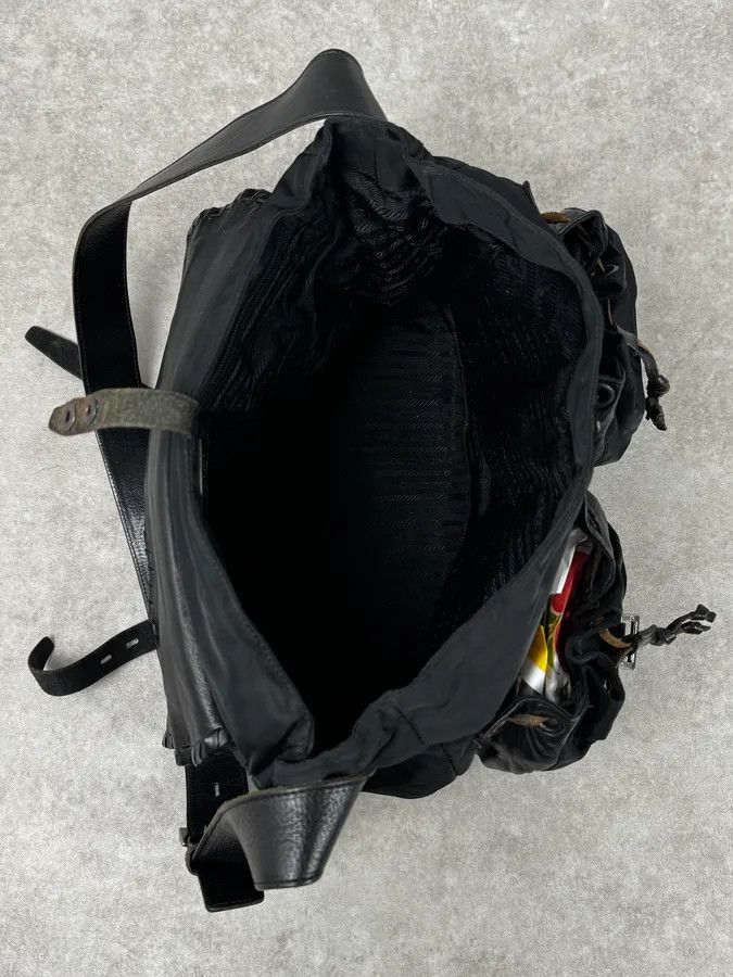 Prada 2000s Prada Black Buckles Nylon & Leather Messenger Bag Size ONE SIZE - 13 Thumbnail