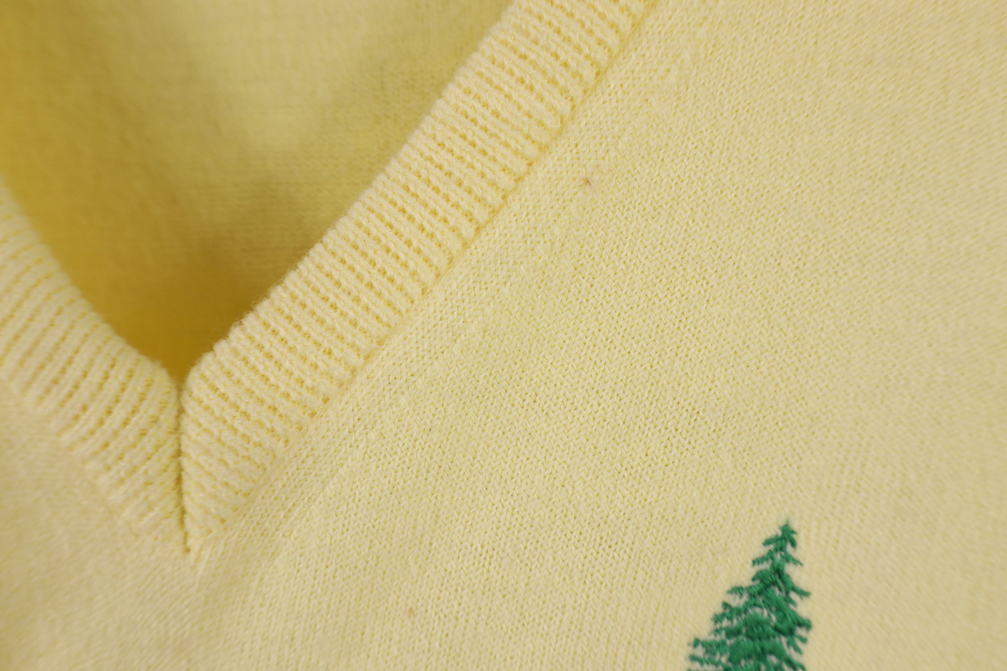 Vintage Vintage 70s Streetwear Soft Knit Golf V-Neck Sweater USA Size US L / EU 52-54 / 3 - 5 Thumbnail
