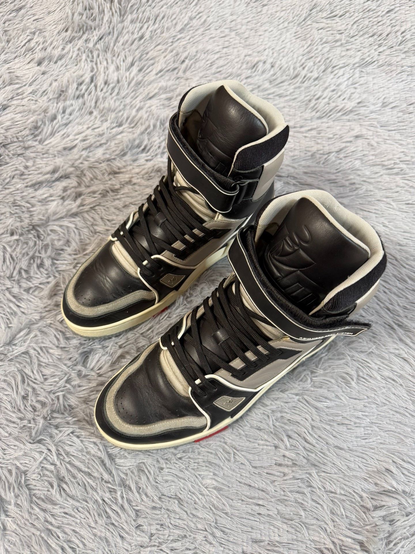 Louis Vuitton Louis Vuitton Training Black Lowtop Sneakers 8.5 Men Size US 8.5 / EU 41-42 - 1 Thumbnail