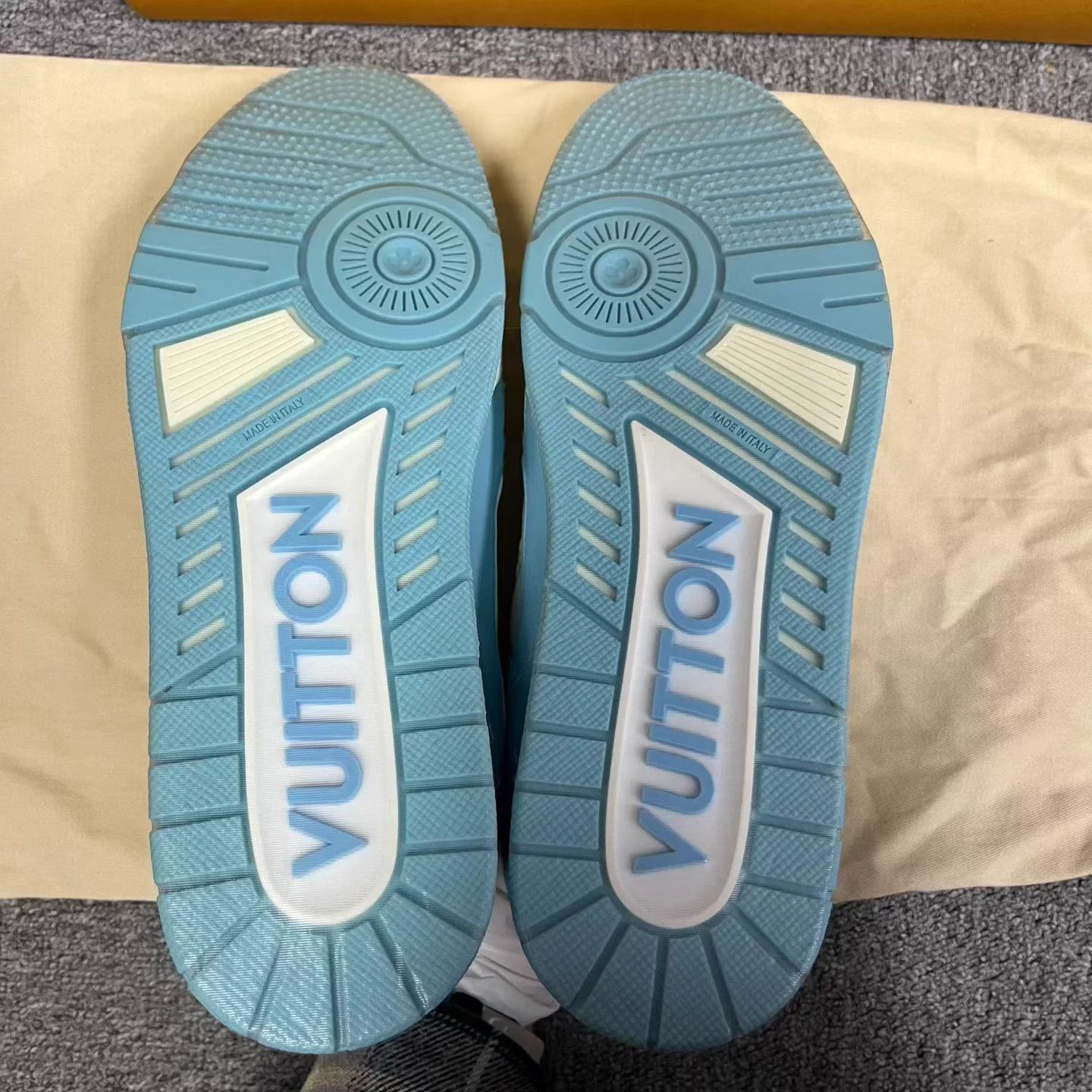 Louis Vuitton Louis Vuitton Blue/White Leather Lace-Up Low-Top Sneaker Size US 8 / EU 41 - 6 Thumbnail