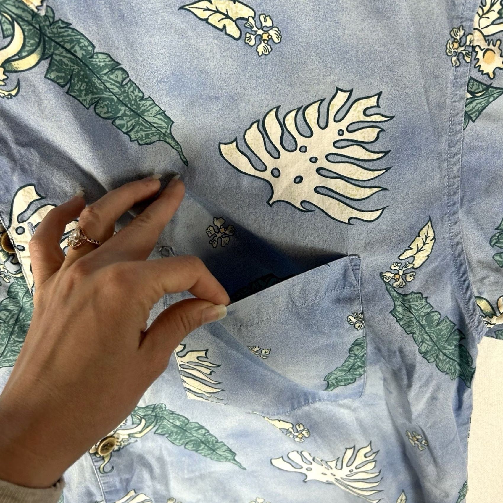 Vintage OP Sport Short Sleeve Hawaiian Shirt Mens XL Travel Blue Abstract Floral Relaxed Size US XL / EU 56 / 4 - 4 Thumbnail